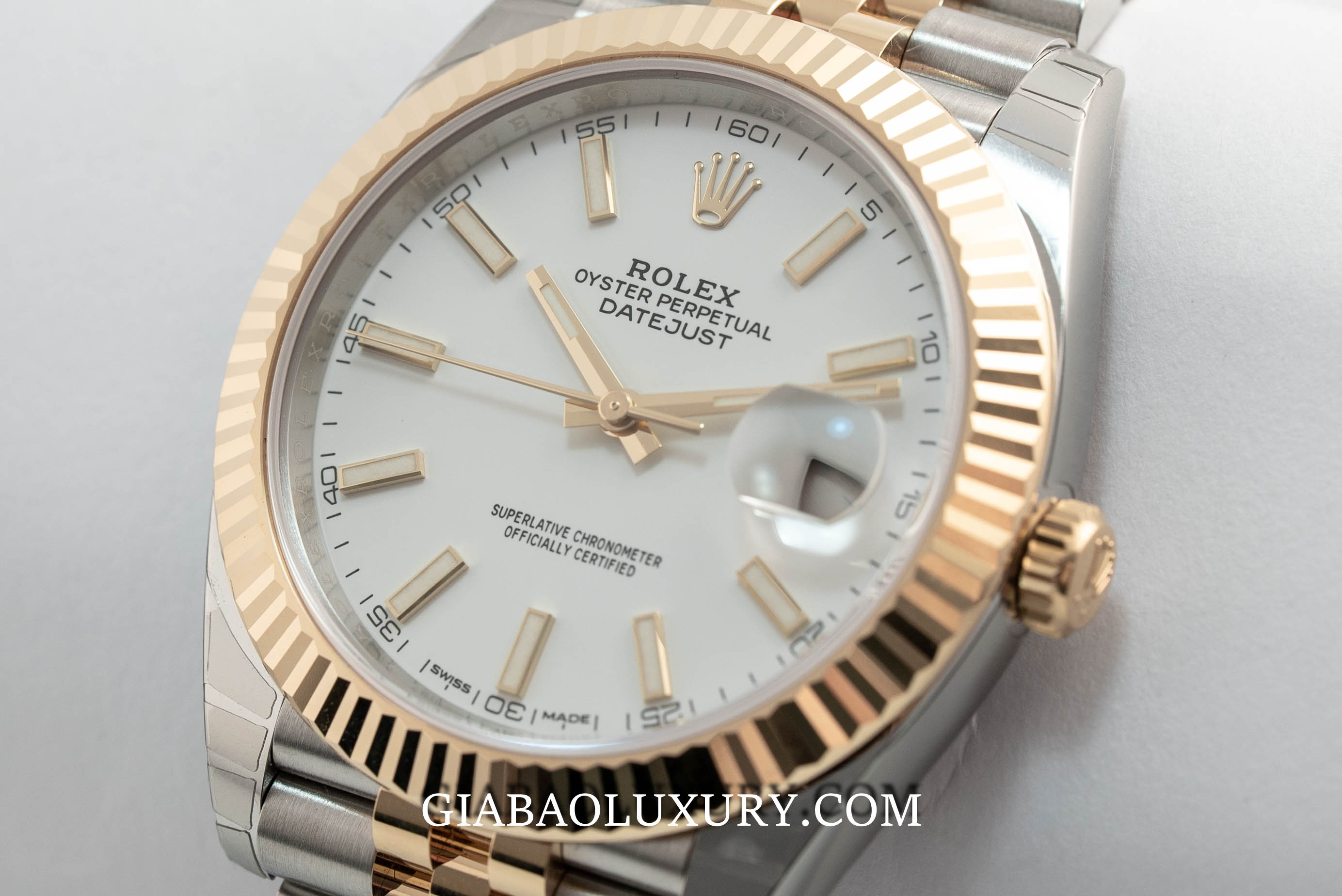 Đồng Hồ Rolex Datejust 41 126333 Mặt Số Trắng Cọc Dạ Quang