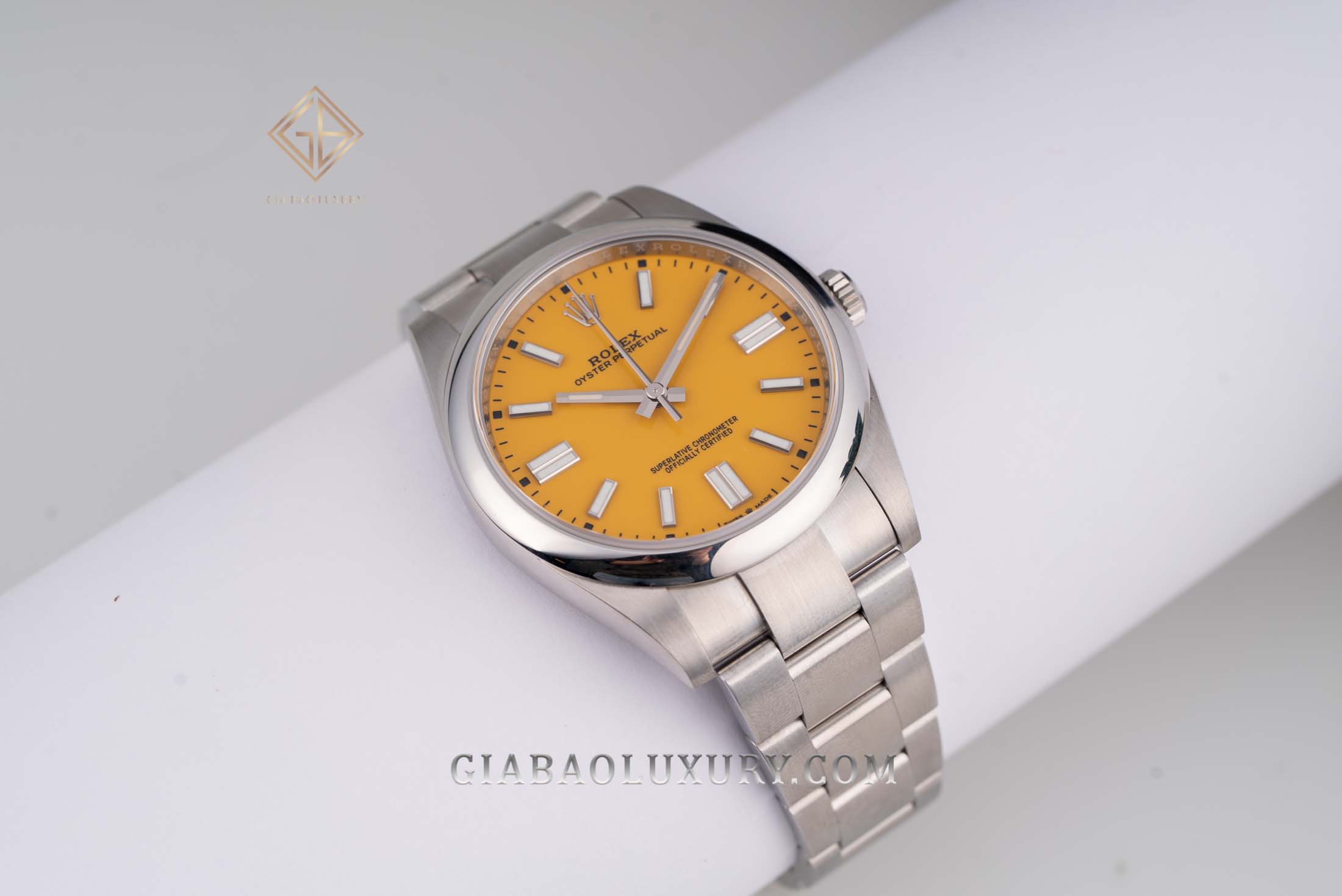 Đồng Hồ Rolex Oyster Perpetual 41 124300 Mặt Số Vàng