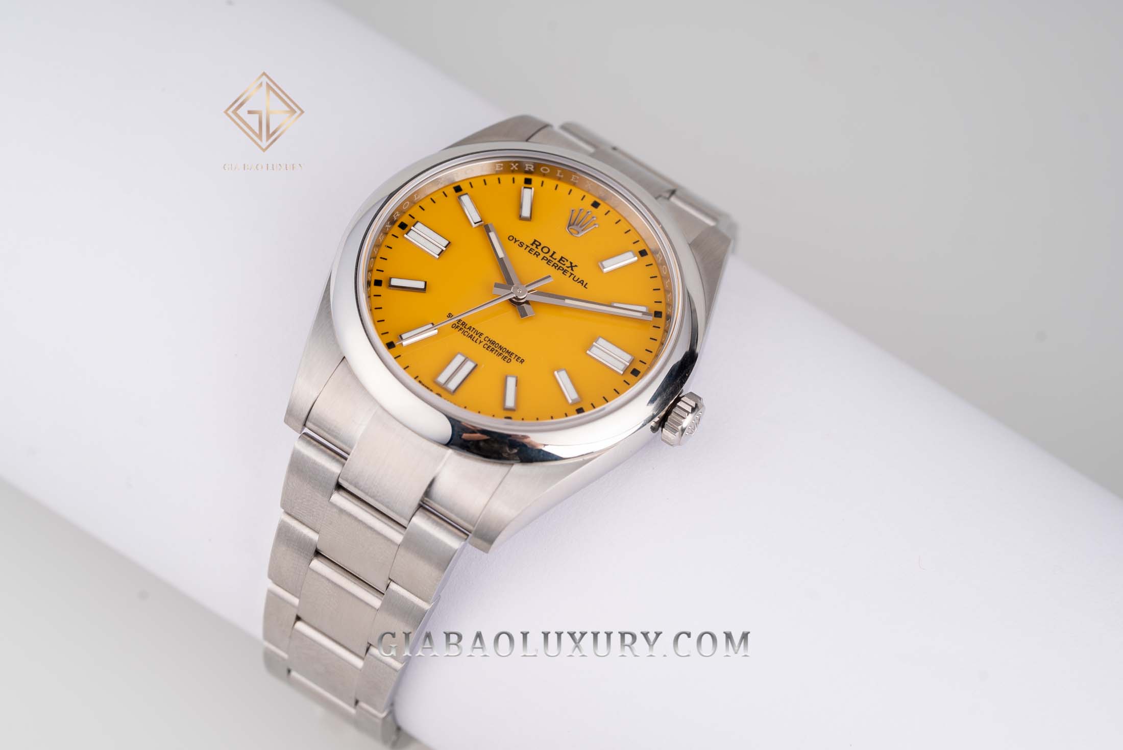 Đồng Hồ Rolex Oyster Perpetual 41 124300 Mặt Số Vàng