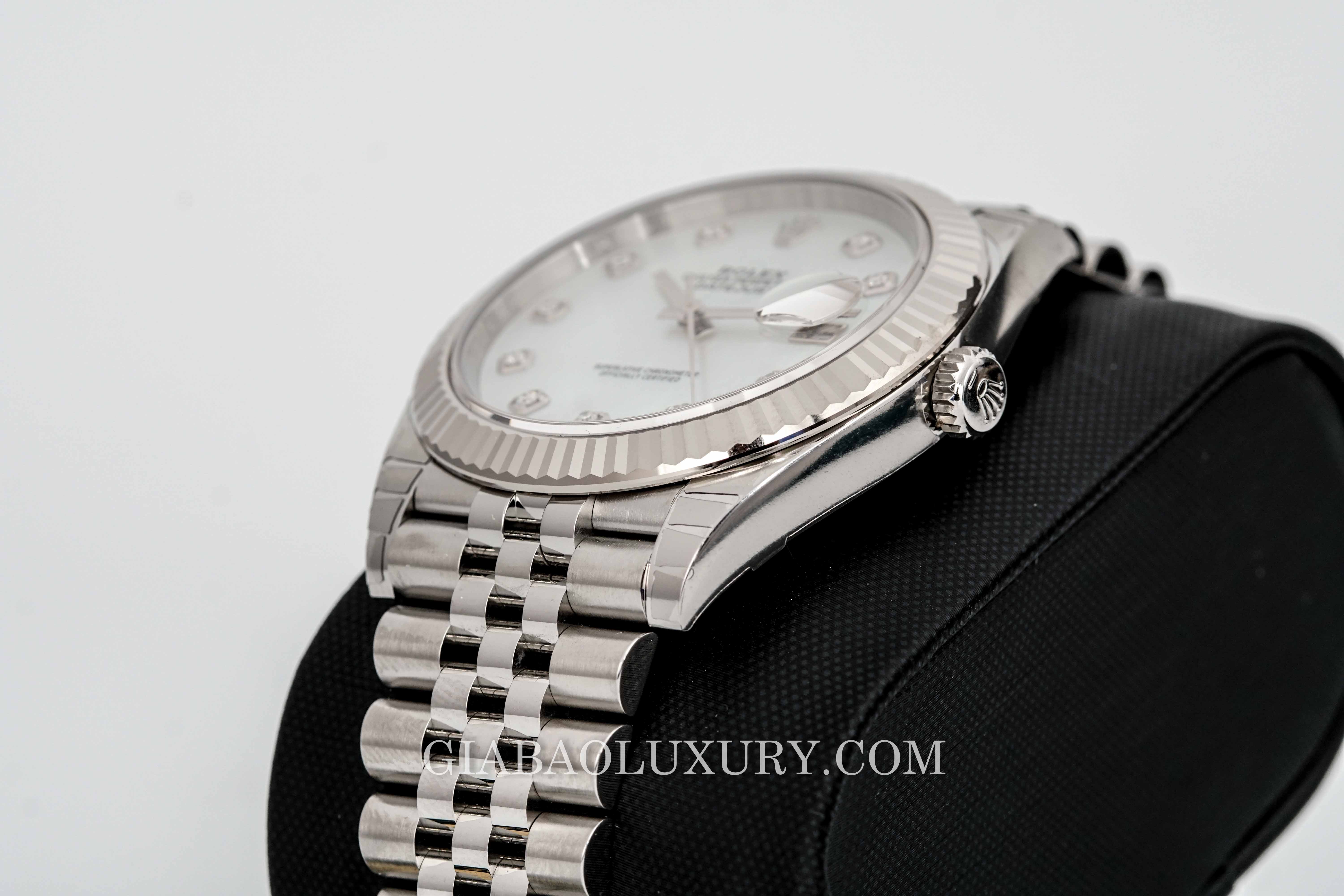 Đồng Hồ Rolex Datejust 41 126334 Mặt Số Vỏ Trai Trắng (Like New)