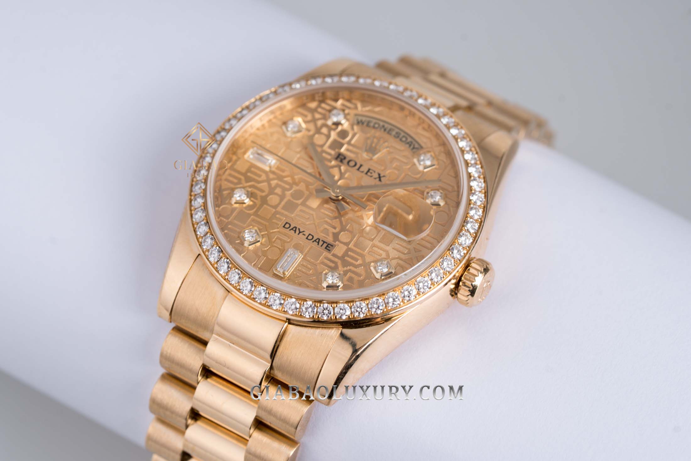 Đồng Hồ Rolex Day-Date 36 118348 Mặt Số Vi Tính Vàng Champagne