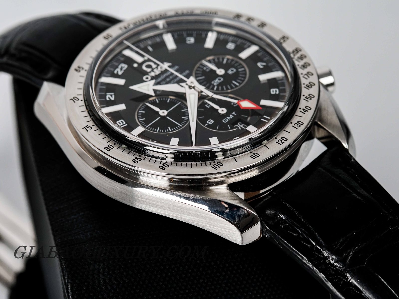 Đồng Hồ Omega Speedmaster Broad Arrow Co-Axial GMT Chronograph 44.25mm 3881.50.37