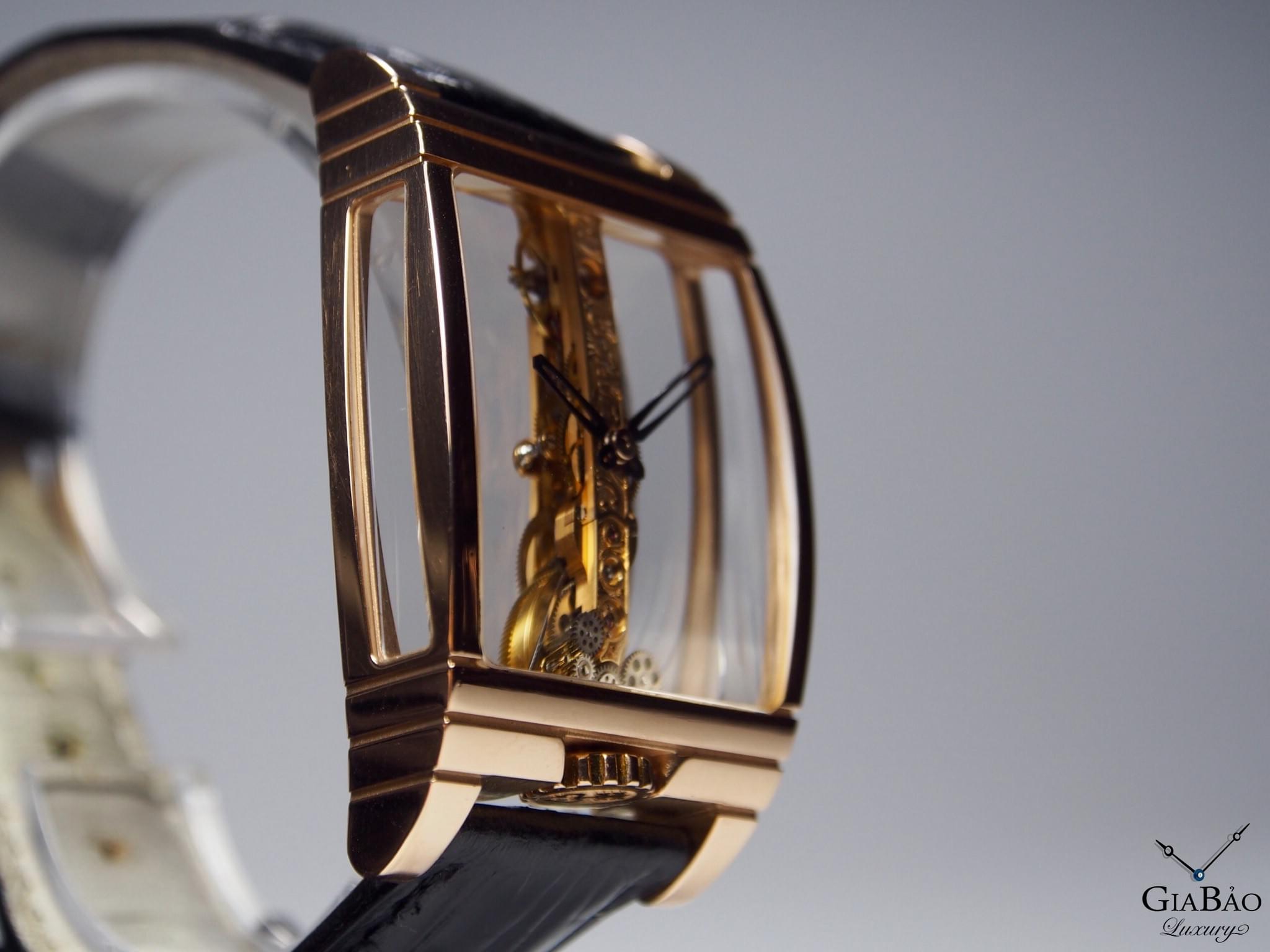 Đồng hồ Corum Golden Bridge