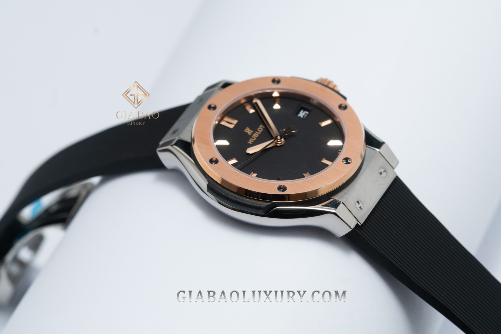 Đồng Hồ Hublot Classic Fusion Titanium King Gold 33mm 581.NO.1181.RX