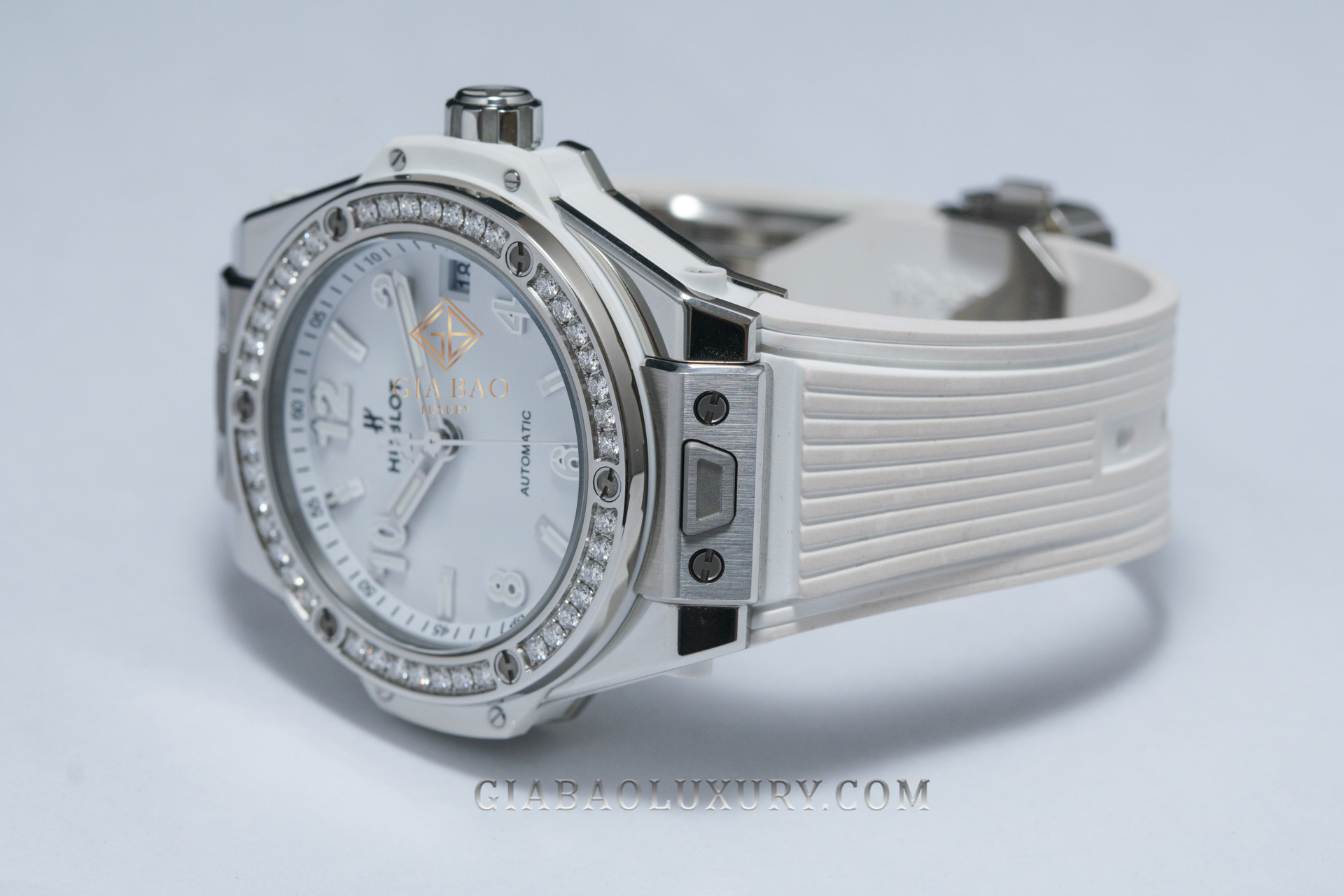 Đồng Hồ Hublot Big Bang One Click Steel White Diamonds 39mm 465.SE.2010.RW.1204