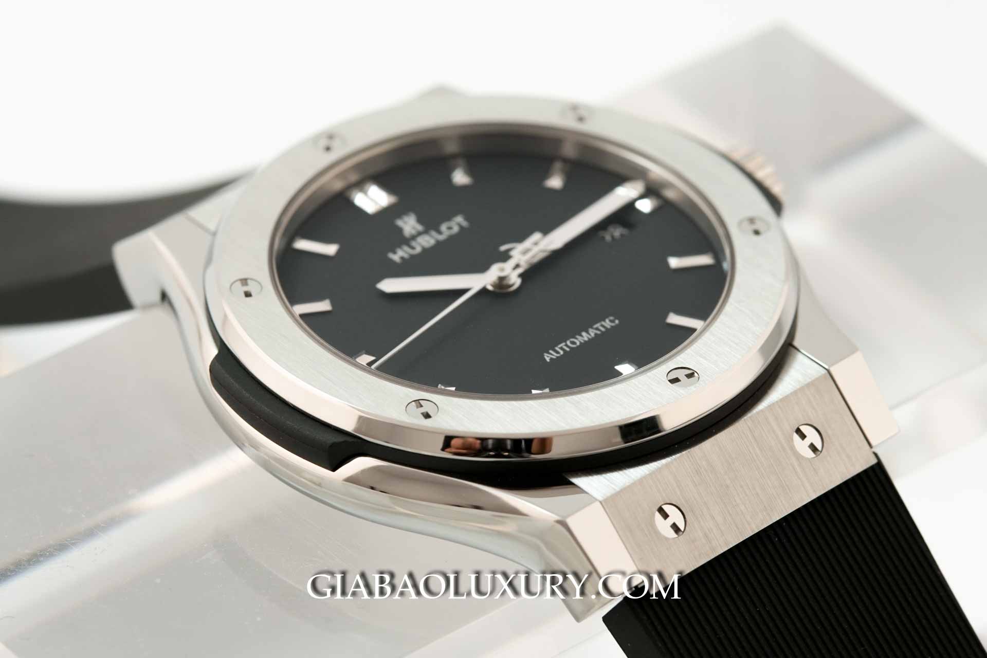 Đồng Hồ Hublot Classic Fusion Black Titanium 42mm 542.NX.1171.RX