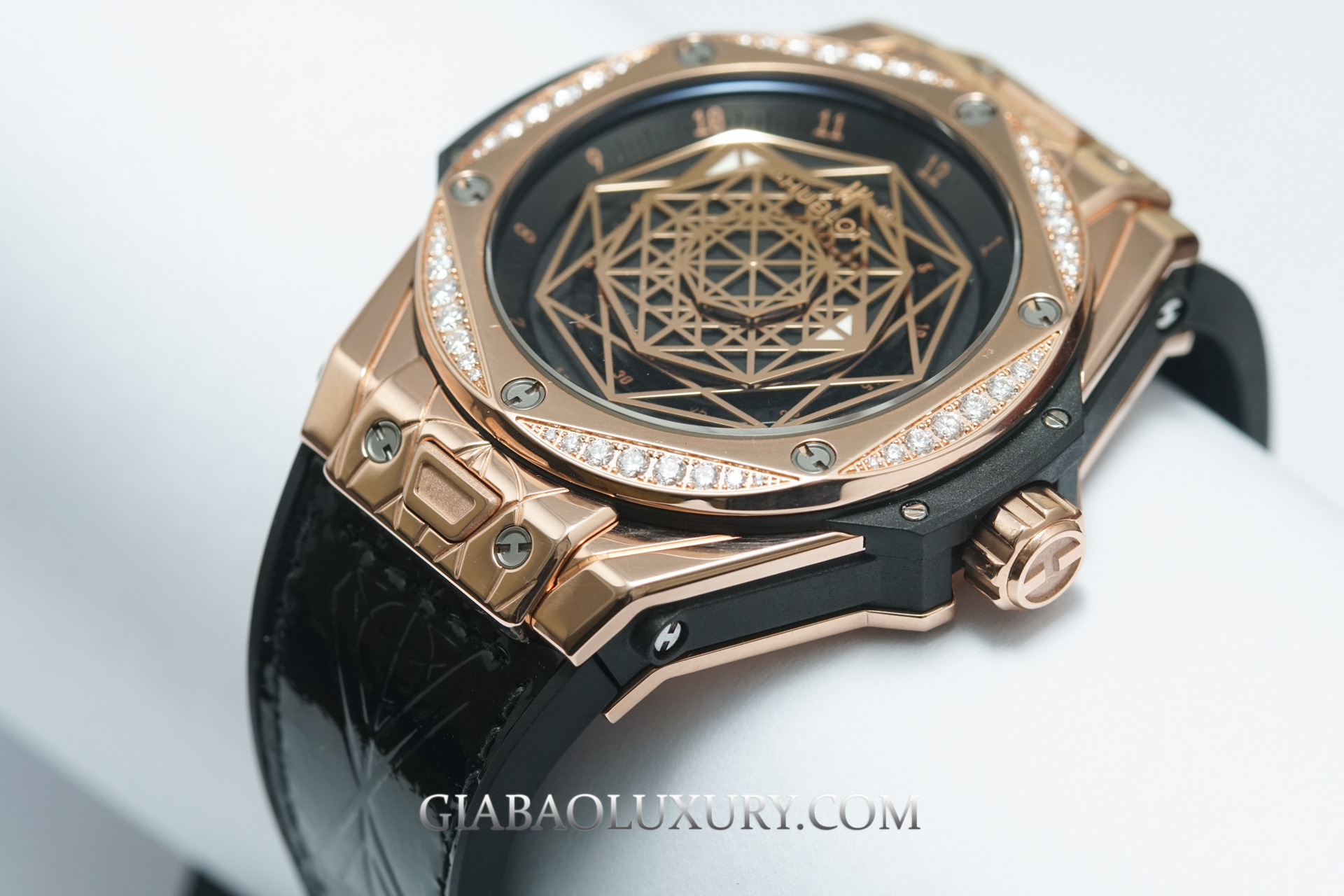 Đồng Hồ Hublot Big Bang Sang Bleu King Gold Diamonds 39mm 465.OS.1118.VR.1204.MXM17