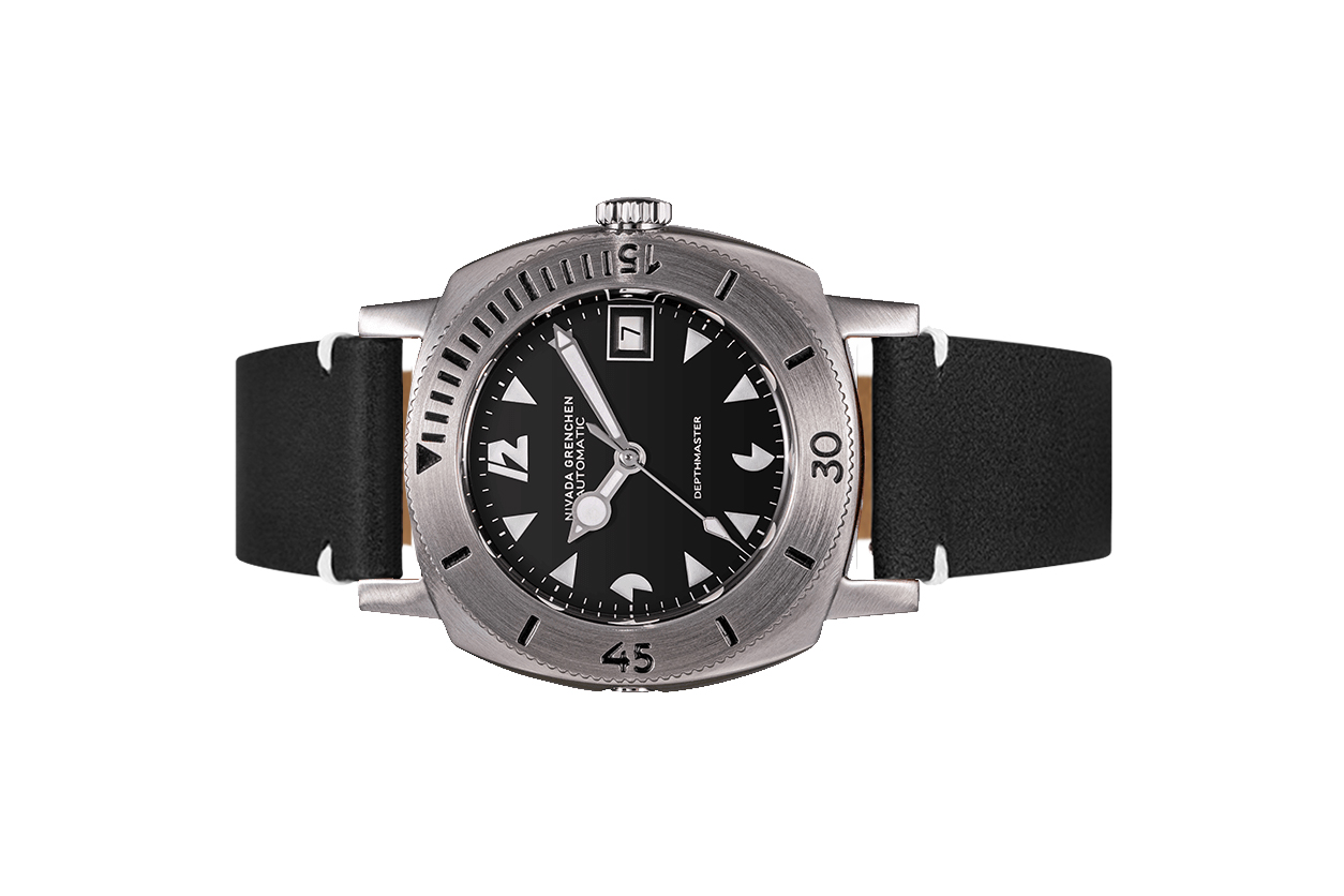 Đồng hồ đeo tay thương hiệu Nivada Grenchen, dòng sản phẩm Depthmaster - Pacman, Ref number: 14104A, mặt số đen, size 39mm, máy tự động, vỏ thép không gỉ 316, dây da bò, mới 100%