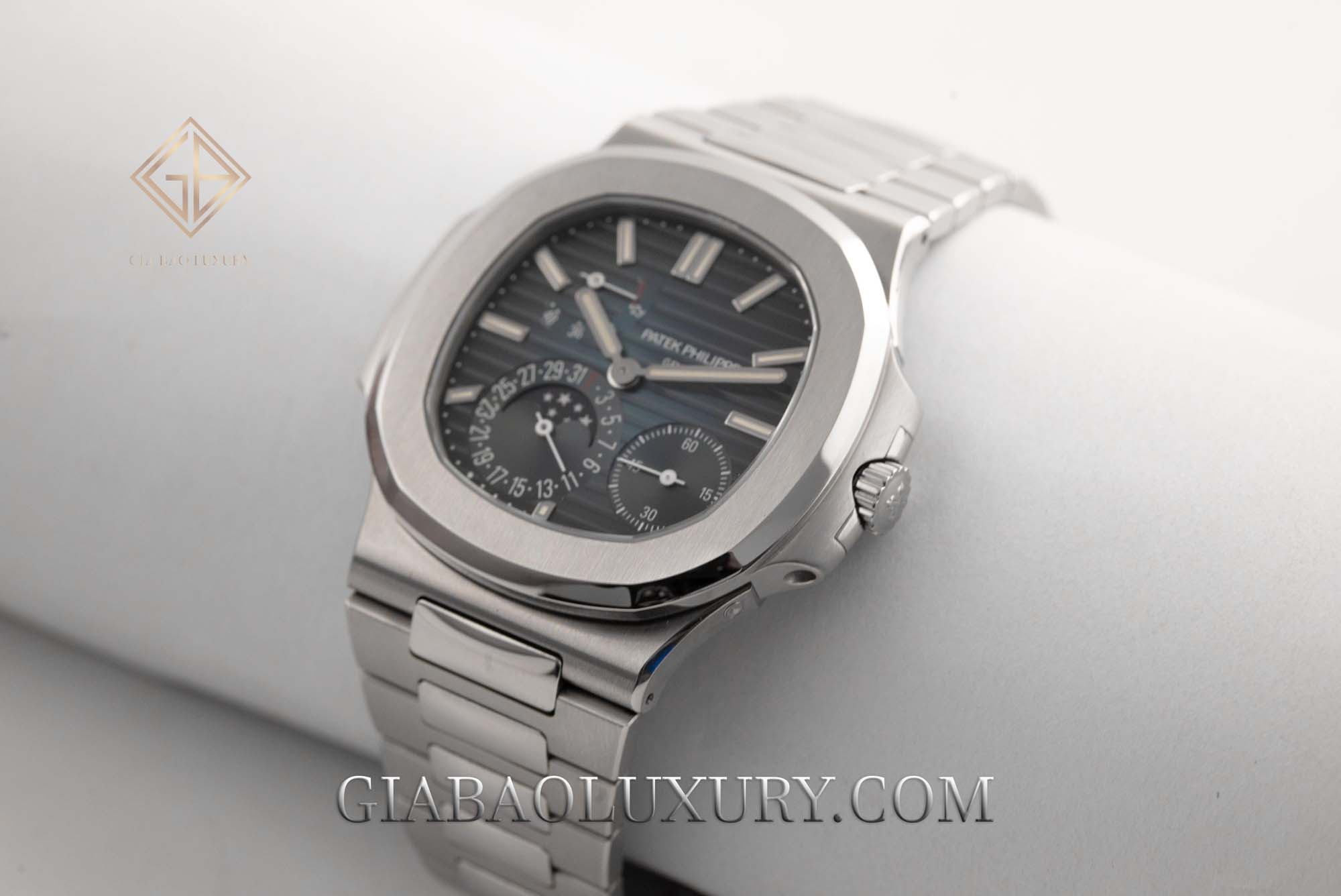 Đồng Hồ Patek Philippe Nautilus 5712/1A-001