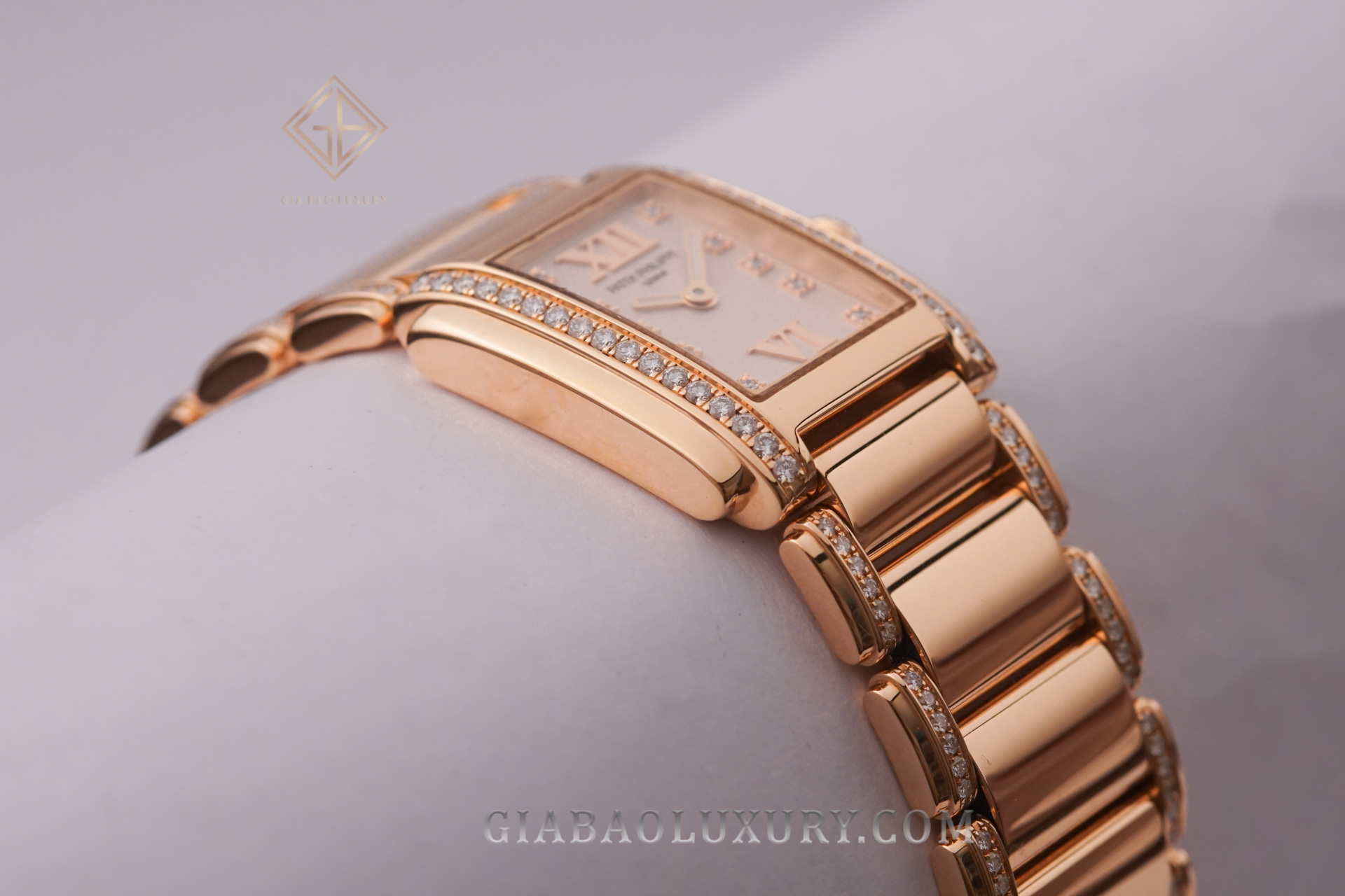 Đồng hồ Patek Philippe Twenty 4 4908/30R-011