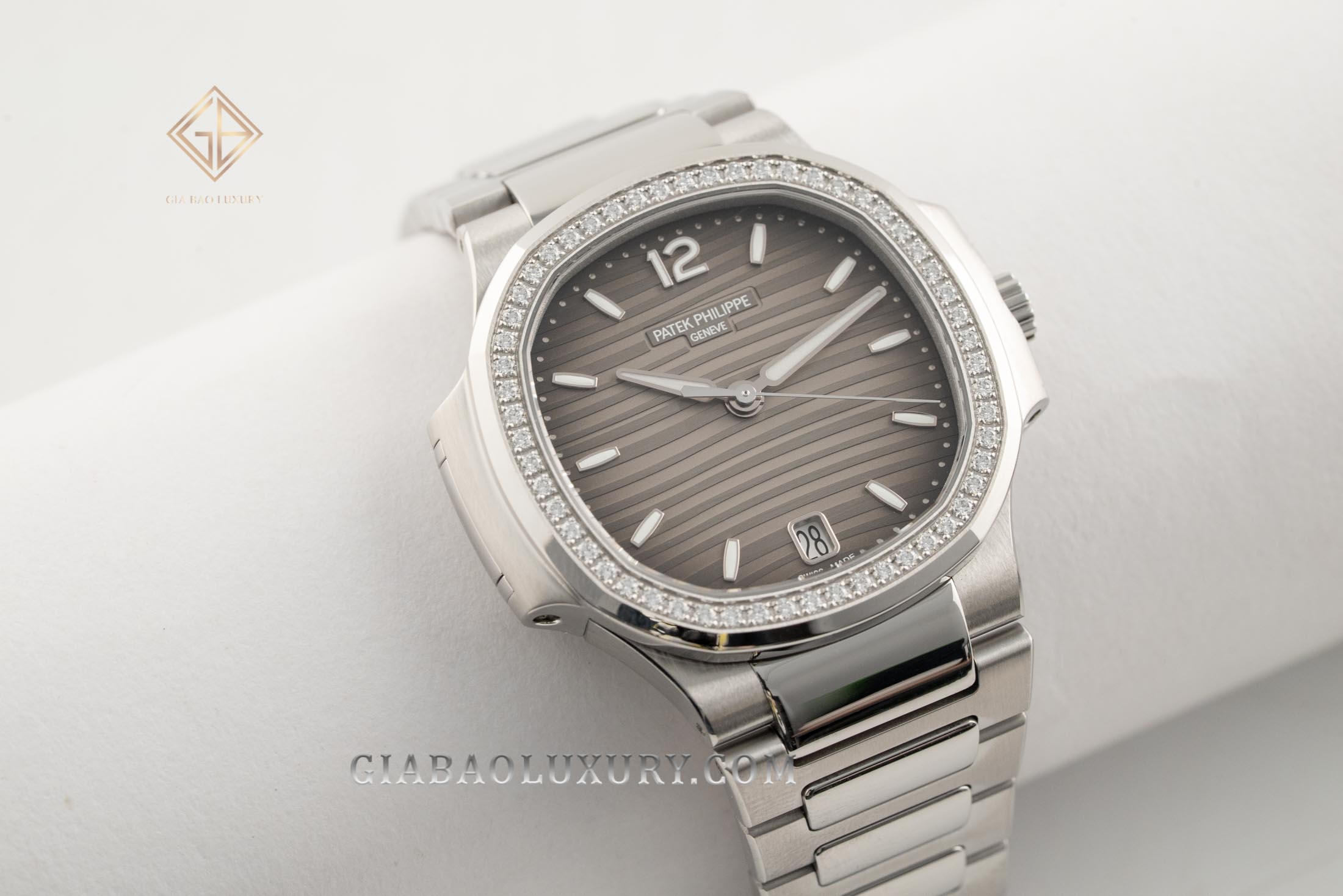 Đồng Hồ Patek Philippe Nautilus 7118/1200A-011