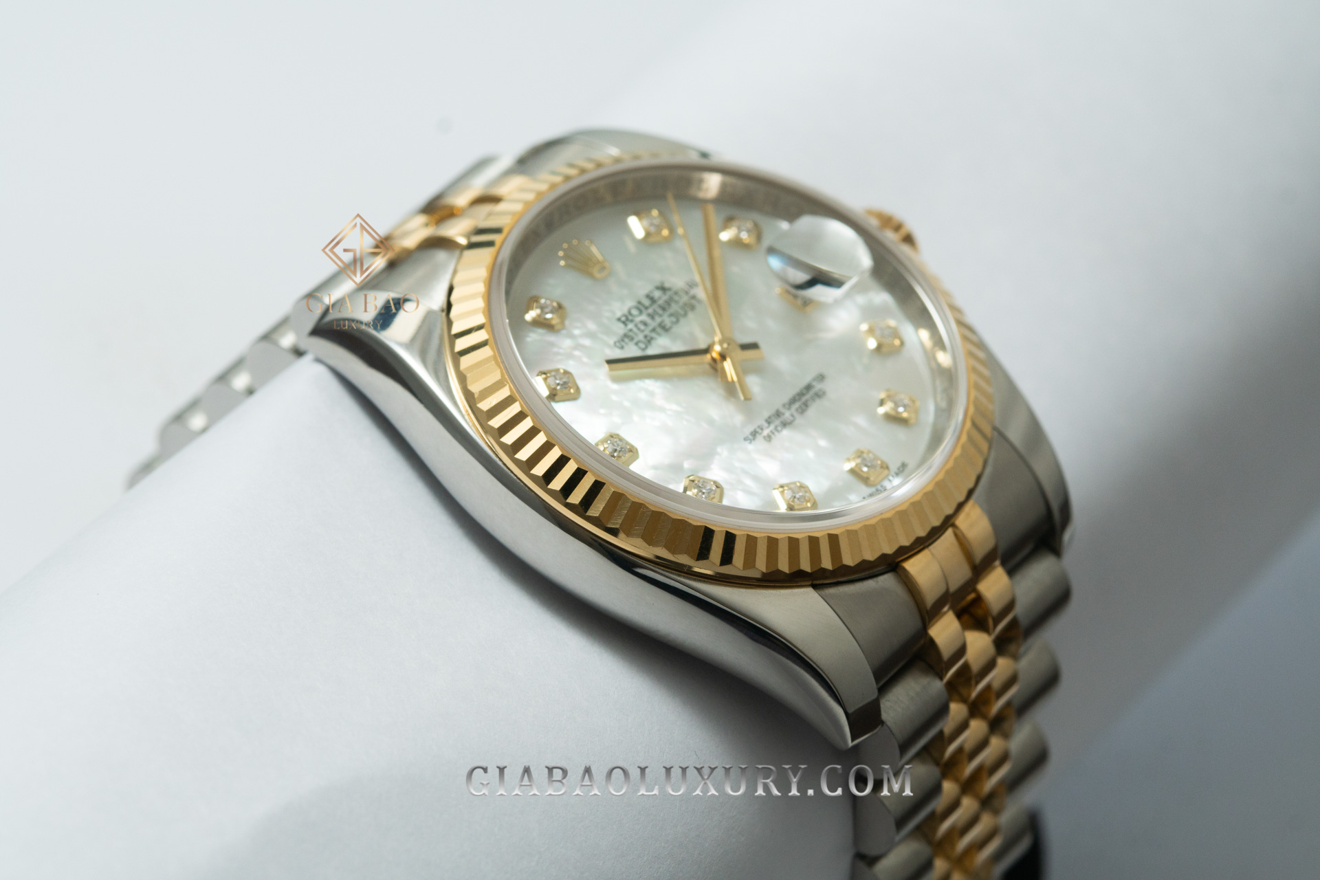 Đồng Hồ Rolex Datejust 36 116233 Mặt Số Vỏ Xà Cừ Trắng