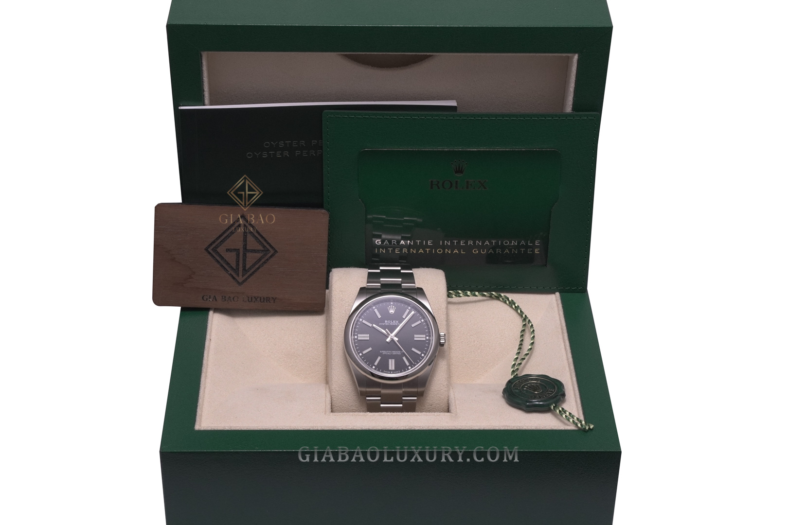 Đồng Hồ Rolex Oyster Perpetual 41 124300 Mặt Số Đen