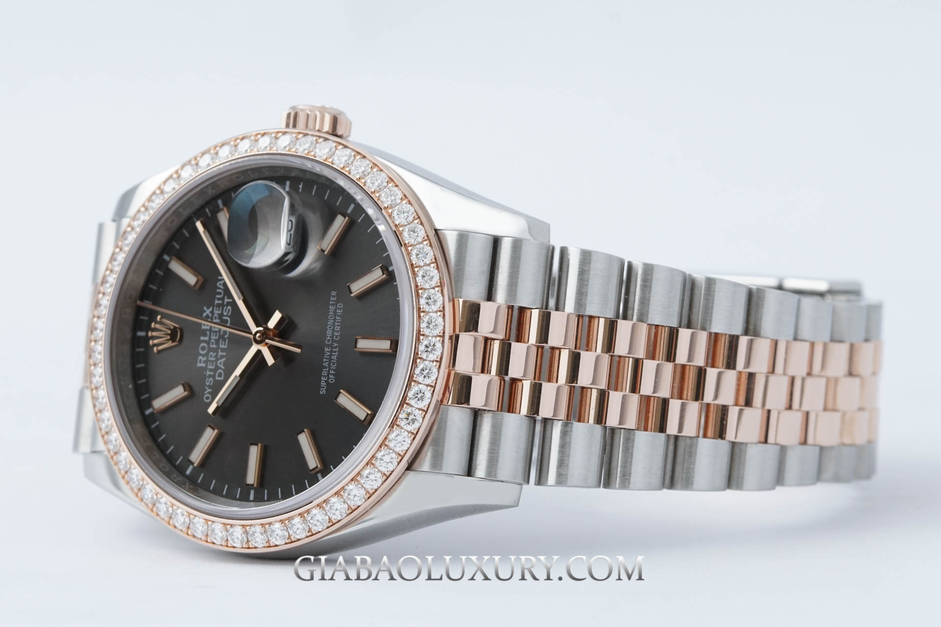 Đồng Hồ Rolex Datejust 36 126281RBR Mặt Số Rhodium Mặt Số Cọc Dạ Quang