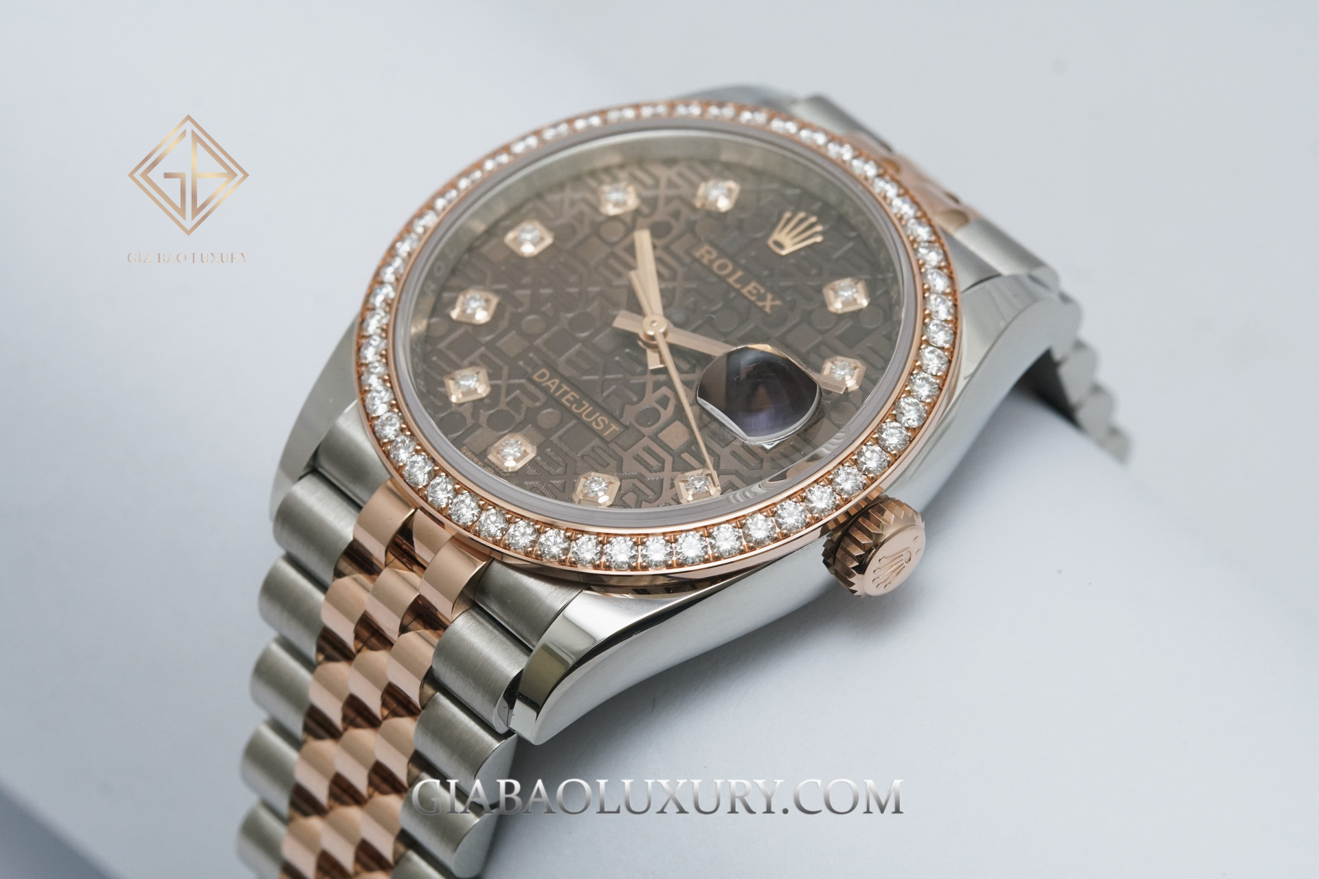 Đồng Hồ Rolex Datejust 36 126281RBR Mặt Số Vi Tính Chocolate (Used)