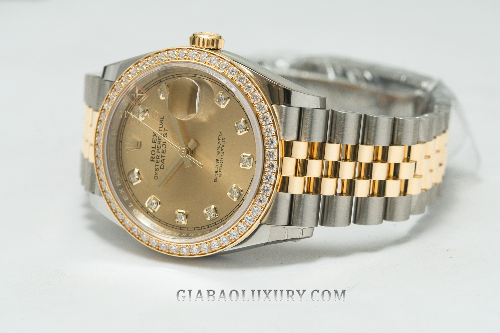 Đồng Hồ Rolex Datejust 36 126283RBR Mặt Số Vàng Champagne Nạm Kim Cương (Used)