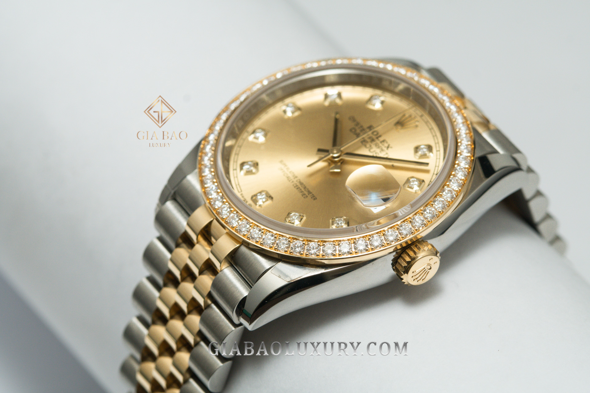 Đồng Hồ Rolex Datejust 36 126283RBR Mặt Số Vàng Champagne Nạm Kim Cương (Used)