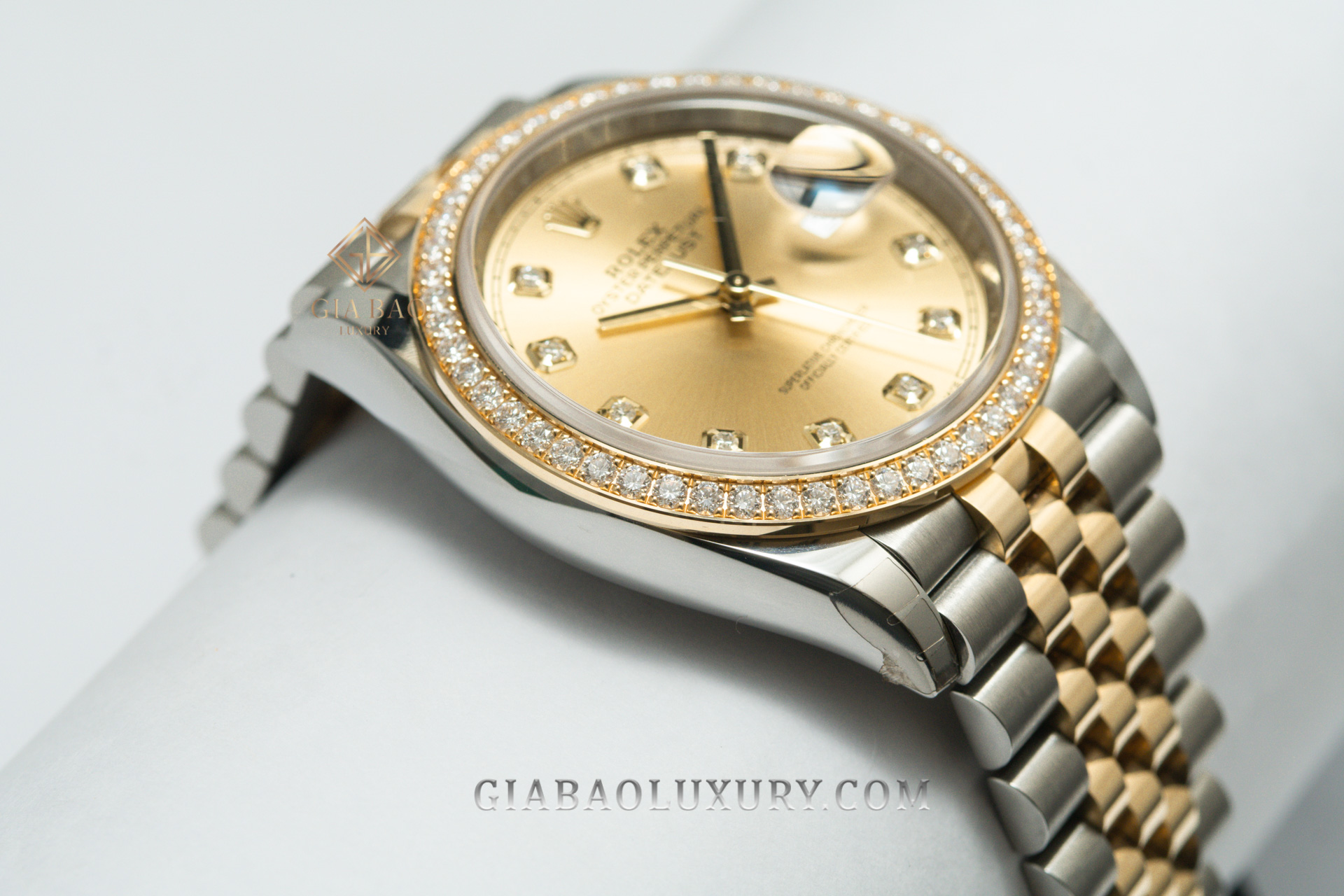 Đồng Hồ Rolex Datejust 36 126283RBR Mặt Số Vàng Champagne Nạm Kim Cương (Used)