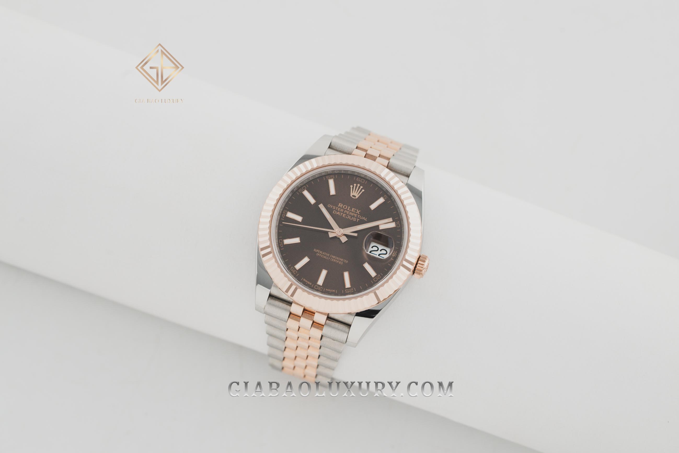 Đồng Hồ Rolex Datejust 41 126331 Mặt Số Chocolate Cọc Số Dạ Quang (Like New)