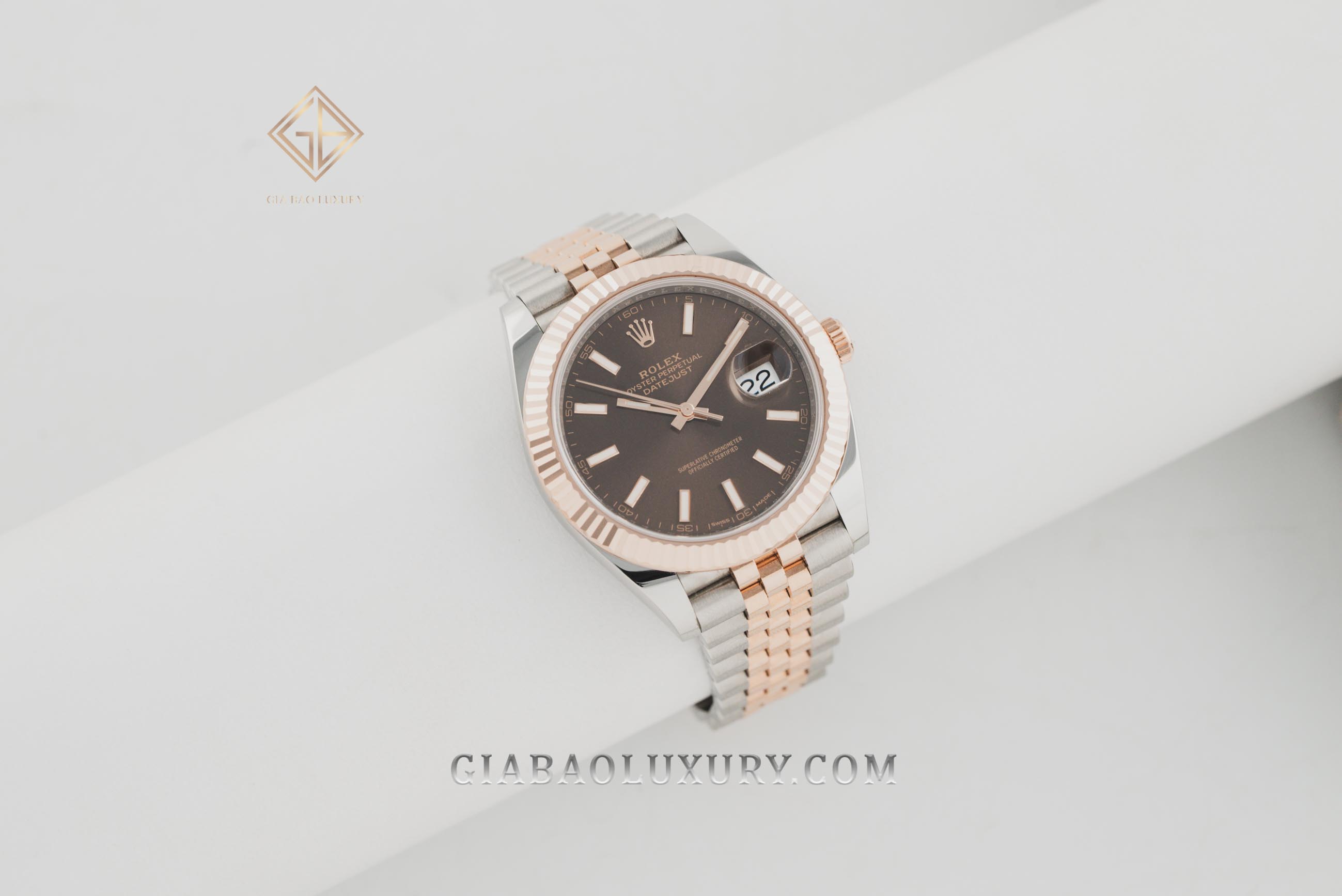 Đồng Hồ Rolex Datejust 41 126331 Mặt Số Chocolate Cọc Số Dạ Quang (Like New)