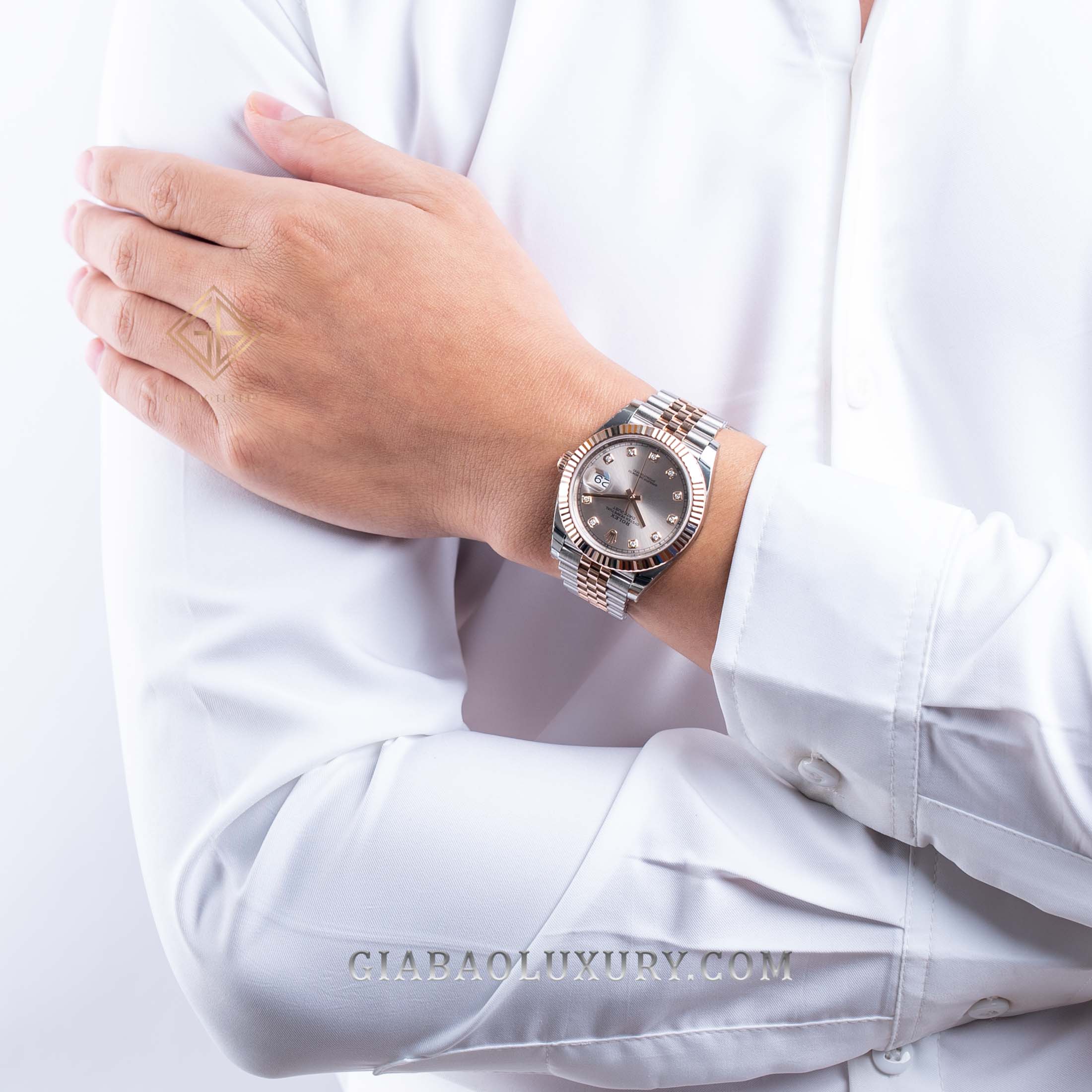 Đồng Hồ Rolex Datejust 41 126331 Mặt Số Sundust Nạm Kim Cương (Like New)