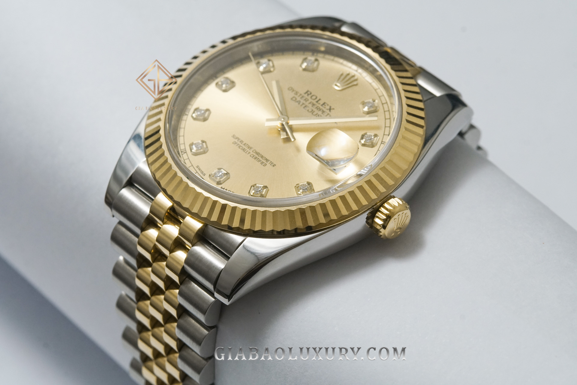 Đồng Hồ Rolex Datejust 41 126333 Mặt Số Vàng Champagne Cọc Số Nạm Kim Cương (Used)