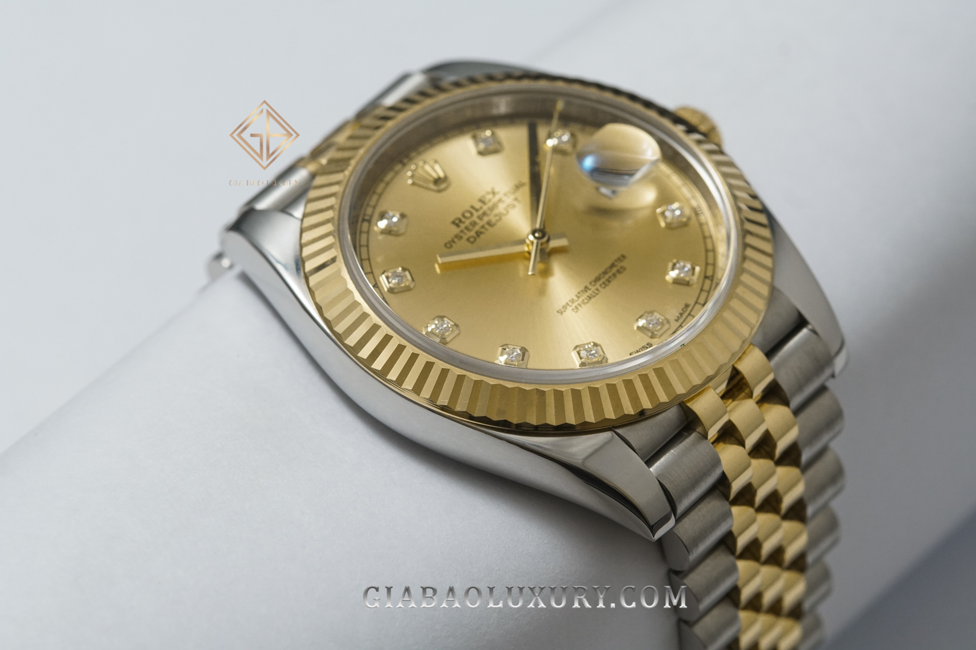 Đồng Hồ Rolex Datejust 41 126333 Mặt Số Vàng Champagne Cọc Số Nạm Kim Cương (Used)