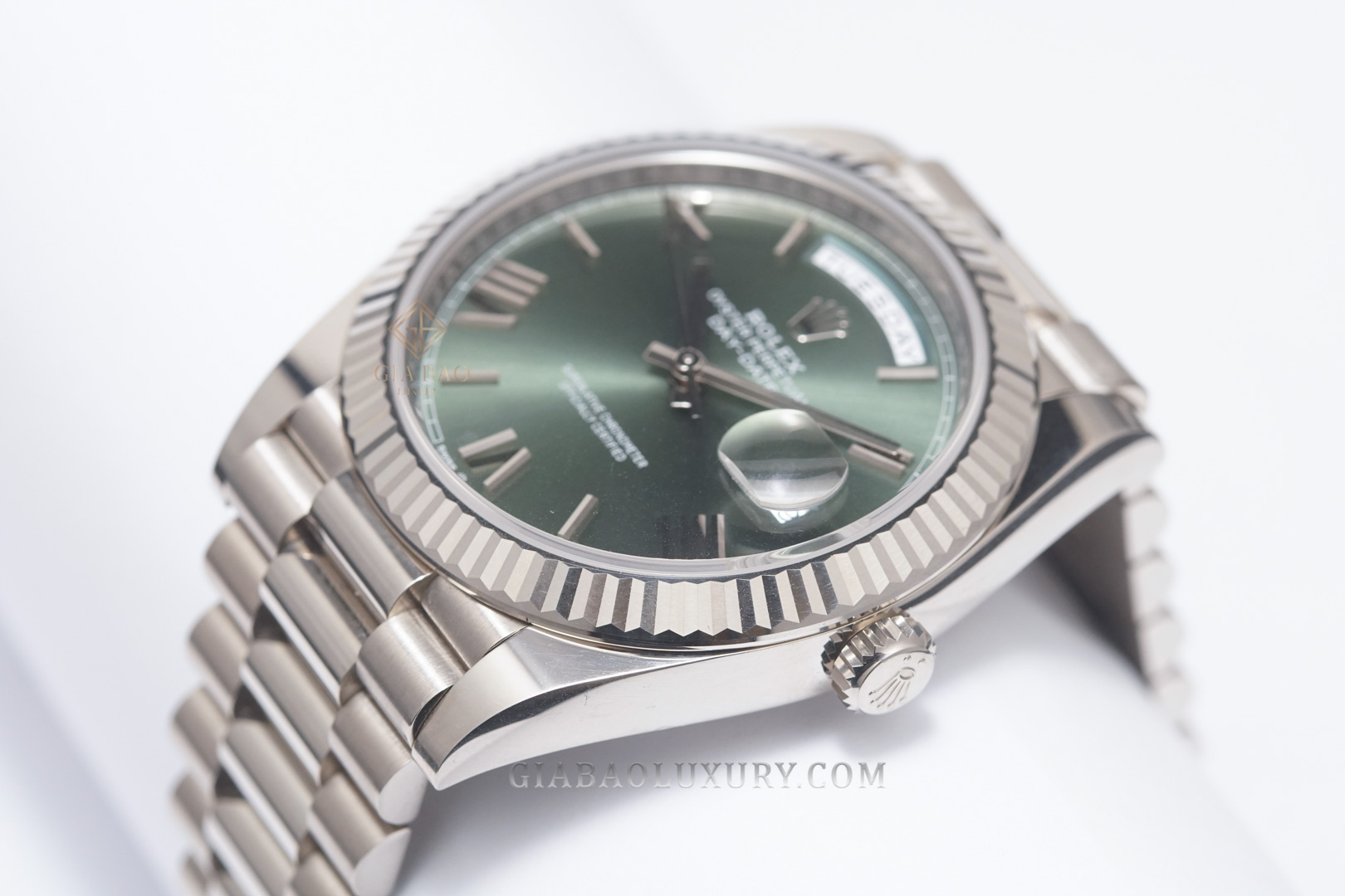 Đồng Hồ Rolex Day-Date 40 228239 Mặt Số Xanh Oliu