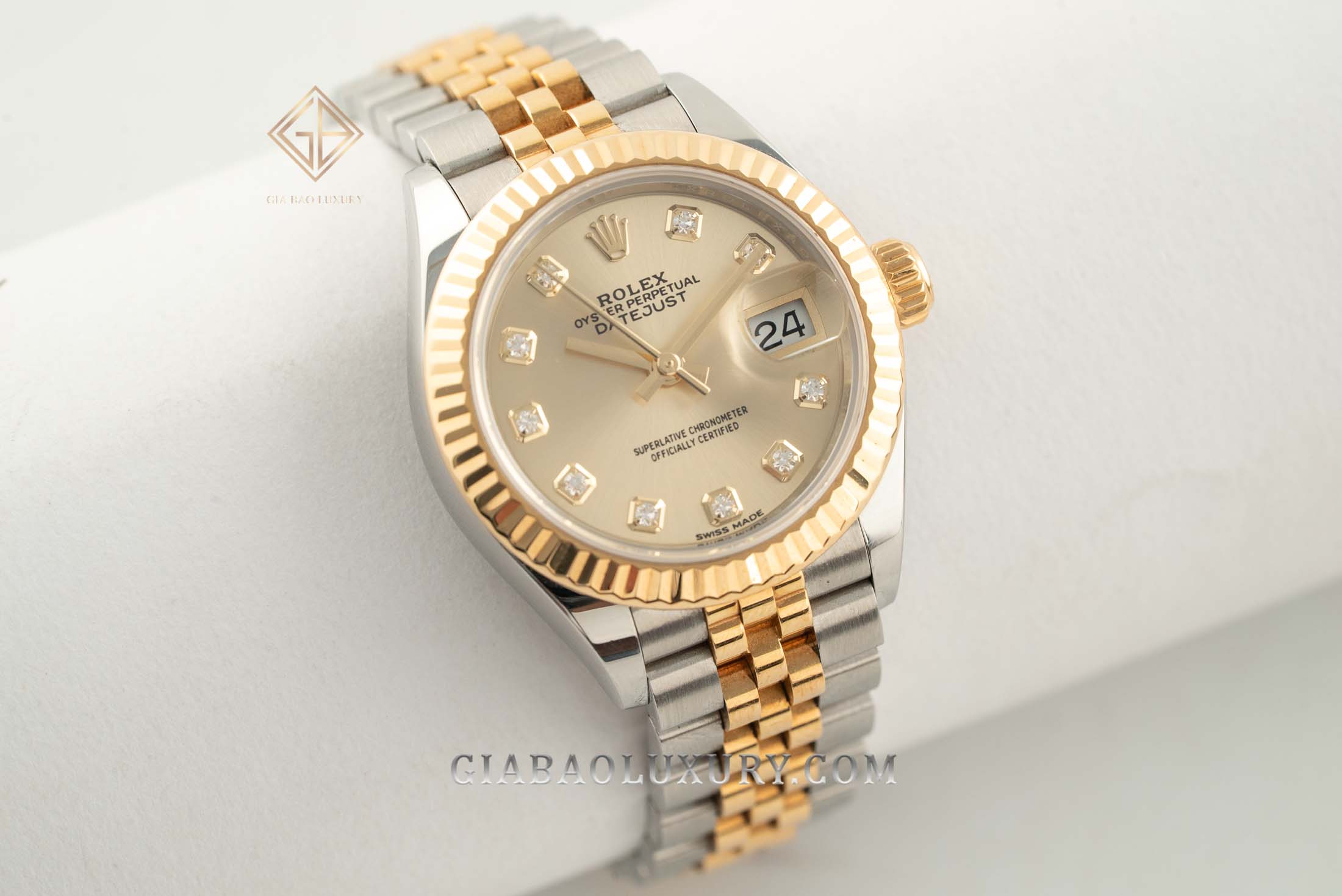 Đồng Hồ Rolex Lady-Datejust 28 279173 Mặt Số Vàng Champagne Nạm Kim Cương