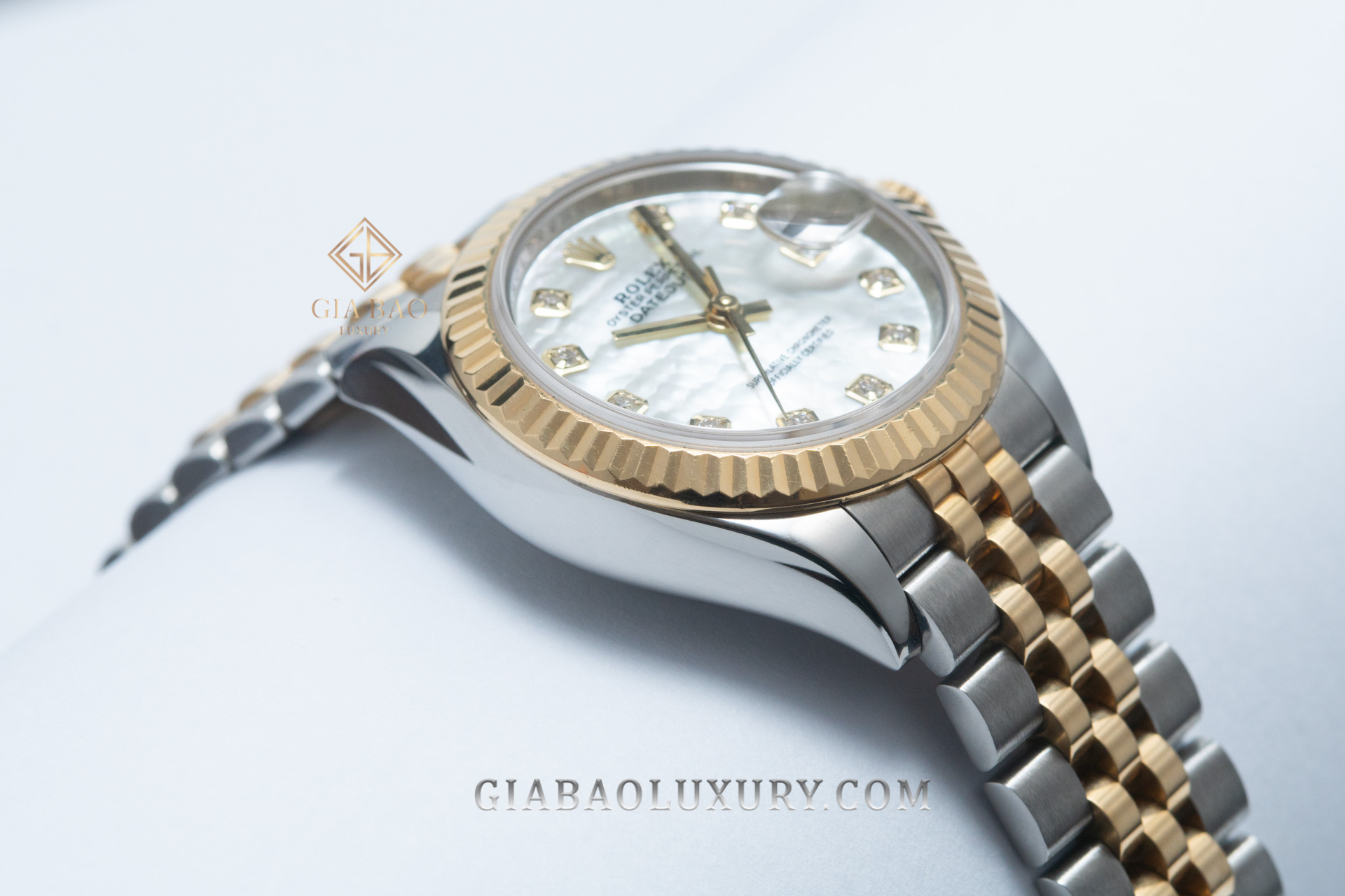 Đồng Hồ Rolex Lady-Datejust 28 279173 Mặt Vỏ Trai Trắng