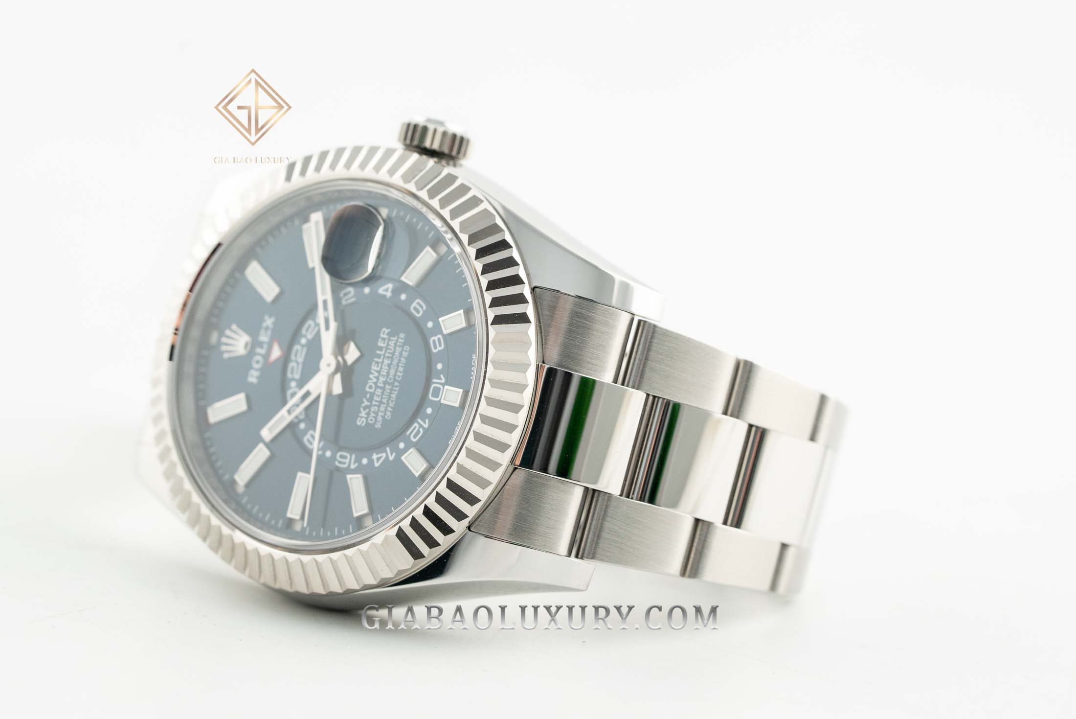 Đồng Hồ Rolex Sky-Dweller 326934 Mặt Số Xanh Dây Oyster