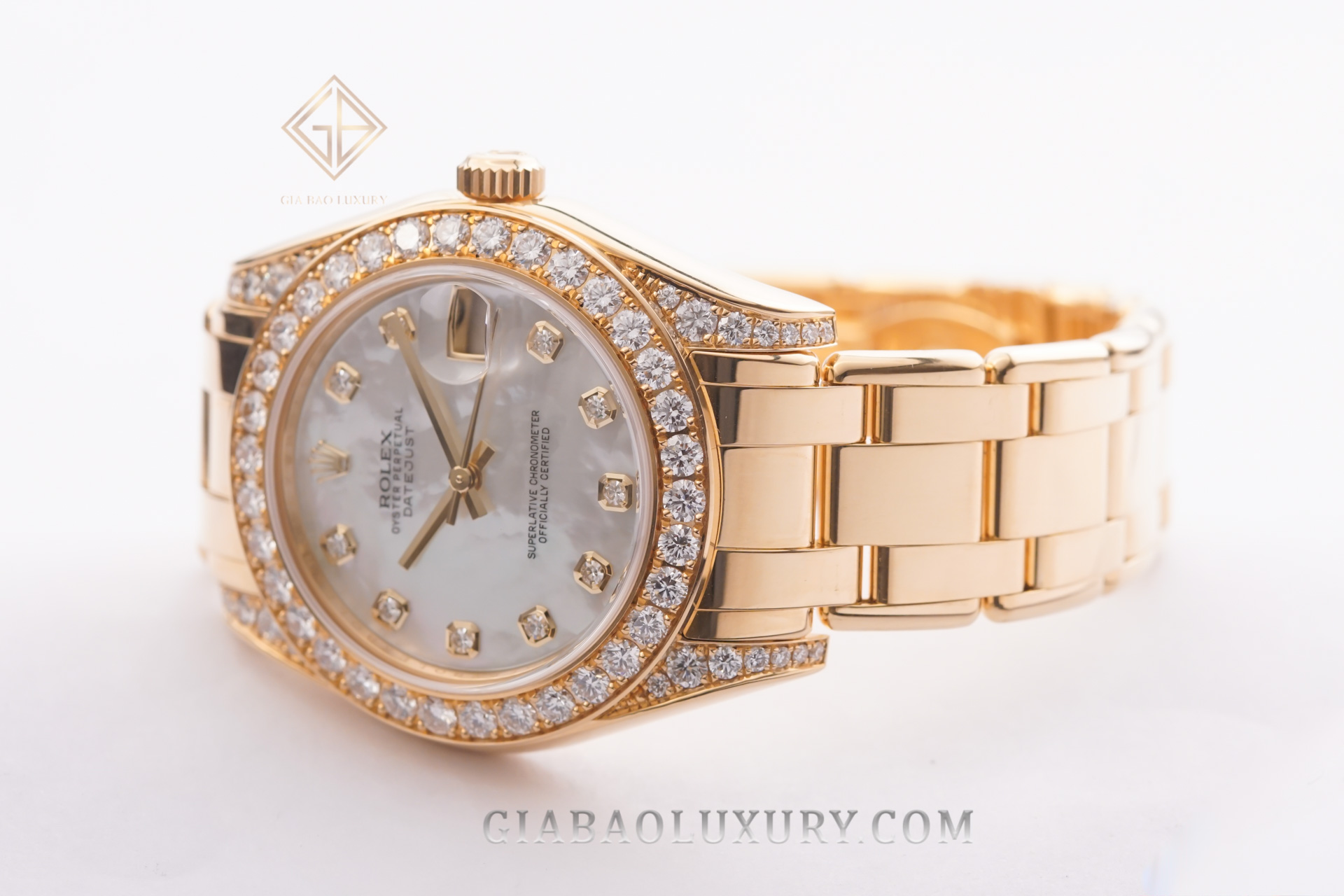 Đồng Hồ Rolex Pearlmaster 34 81158 Mặt Số Vỏ Trai Trắng