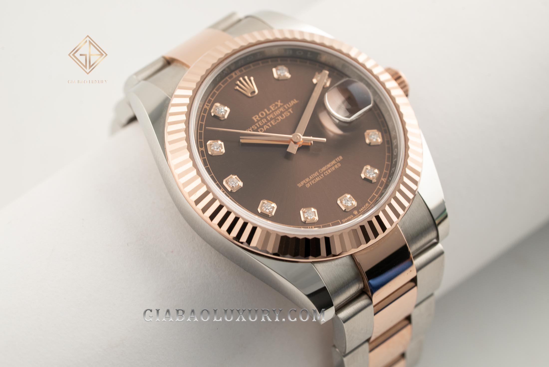 Đồng Hồ Rolex Datejust 41 126331 Mặt Số Chocolate Nạm Kim Cương Dây Đeo Oyster