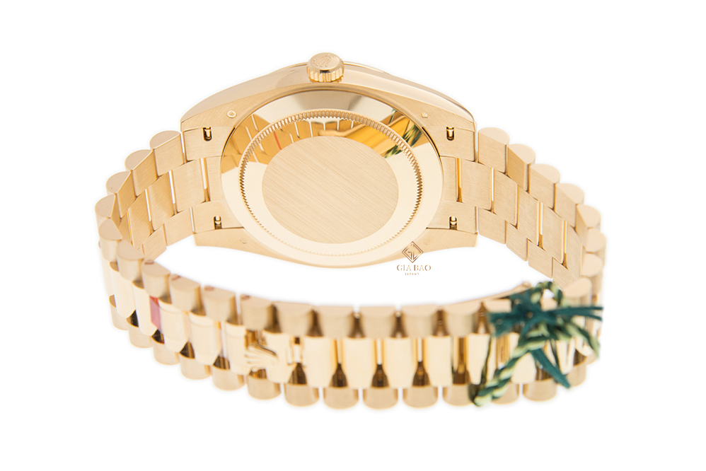 Đồng Hồ Rolex Day-Date 40 228238 Mặt Số Trắng Cọc Số La Mã