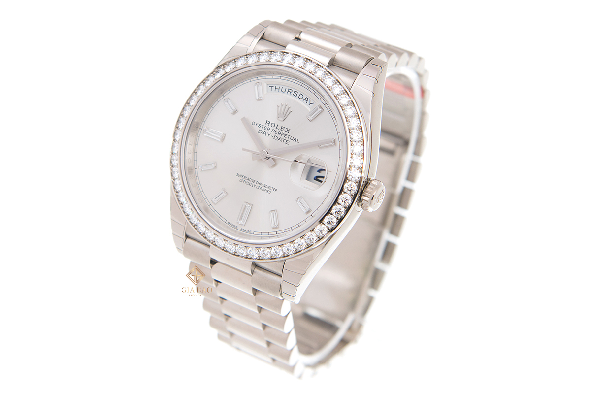 Đồng Hồ Rolex Day-Date 40 228349RBR Mặt Số Bạc Nạm Kim Cương