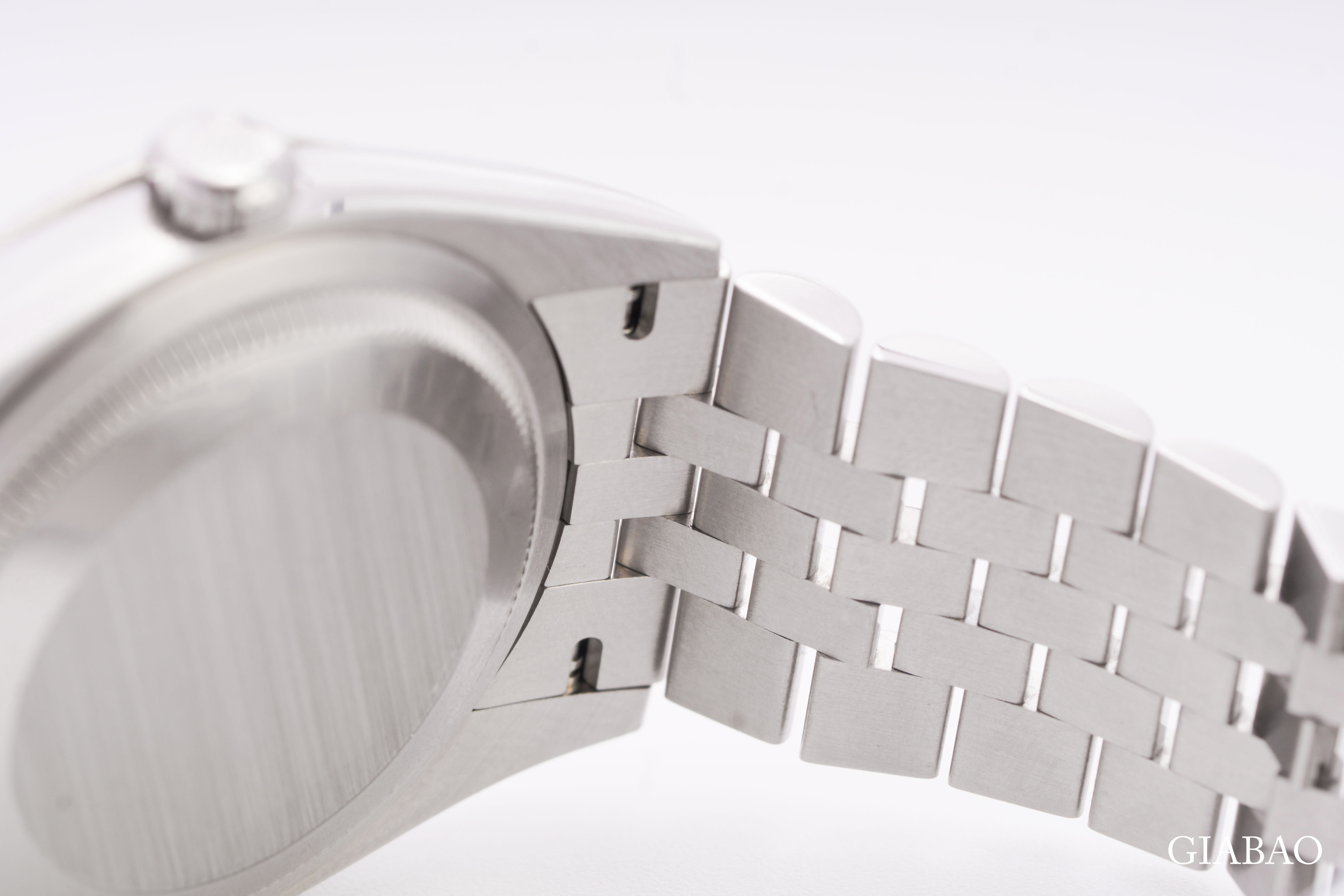Đồng Hồ Rolex Datejust 36 126234 Mặt Số Xanh Vân Gấp Nếp Cọc Số Nạm Kim Cương