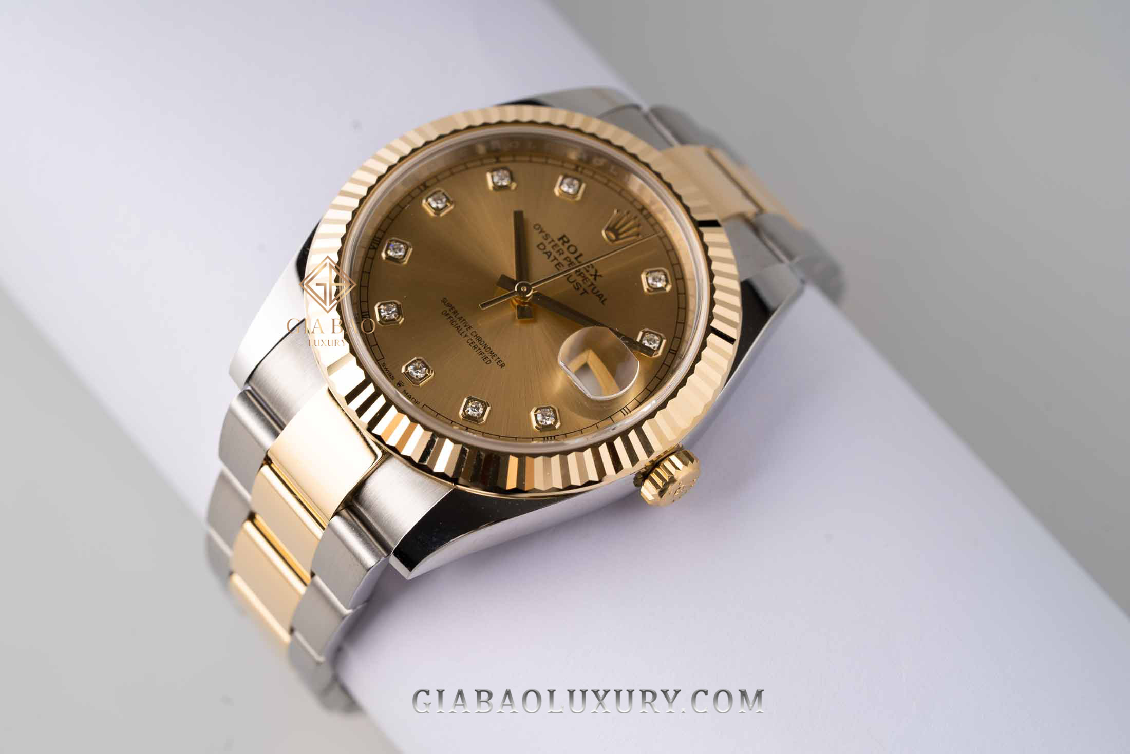 Đồng Hồ Rolex Datejust 41 126333 Mặt Số Vàng Champagne Nạm Kim Cương Dây Đeo Oyster