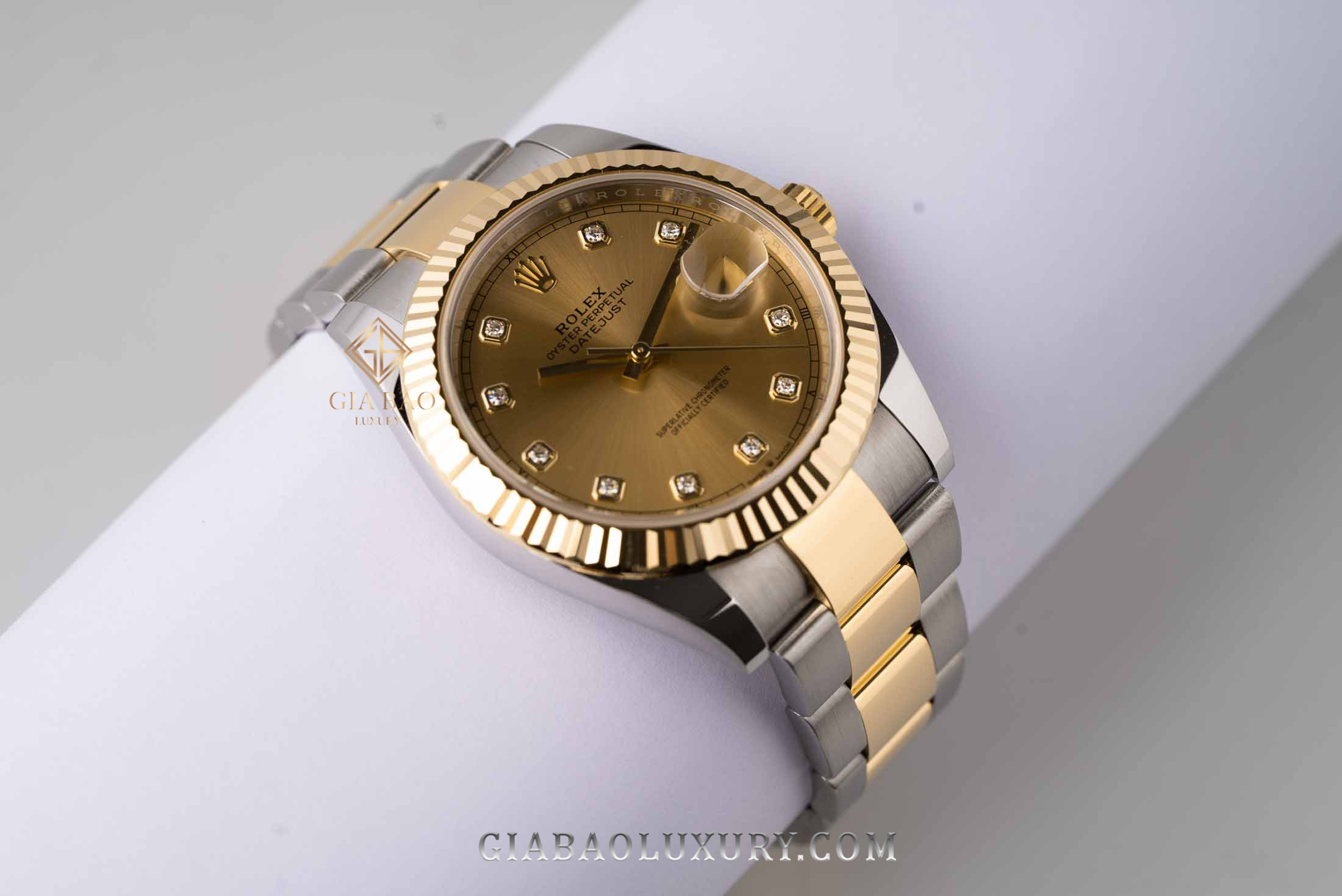 Đồng Hồ Rolex Datejust 41 126333 Mặt Số Vàng Champagne Nạm Kim Cương Dây Đeo Oyster (Like New)