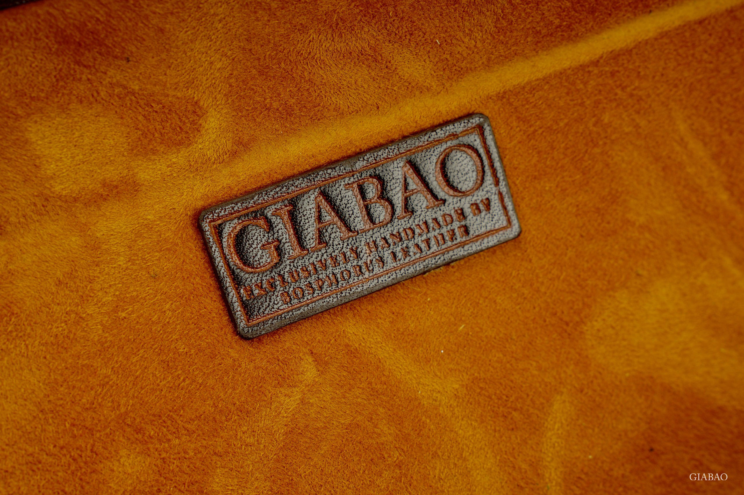 Hộp đựng đồng hồ ARAS,chất liệu da bò nâu vàng patina, hiệu: BOSPHORUS LEATHER, kích thước 15.5cm X 10cm X 7.5cm, dùng cho 02 đồng hồ, mới 100%