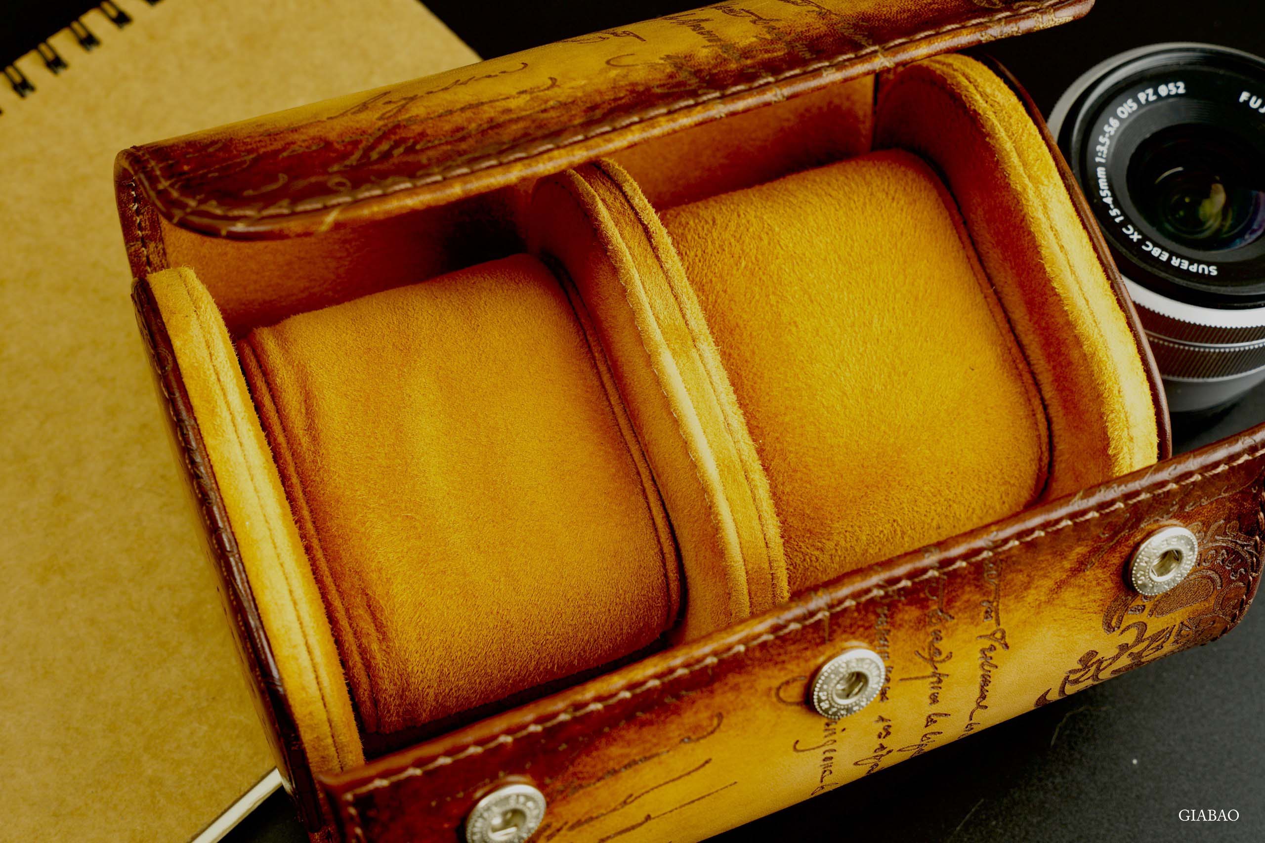 Hộp đựng đồng hồ GALATA, chất liệu da bò màu nâu mật ong patina, hiệu: BOSPHORUS LEATHER, kích thước 15.5cm X 10cm X 7.5cm, dùng cho 02 đồng hồ, mới 100%