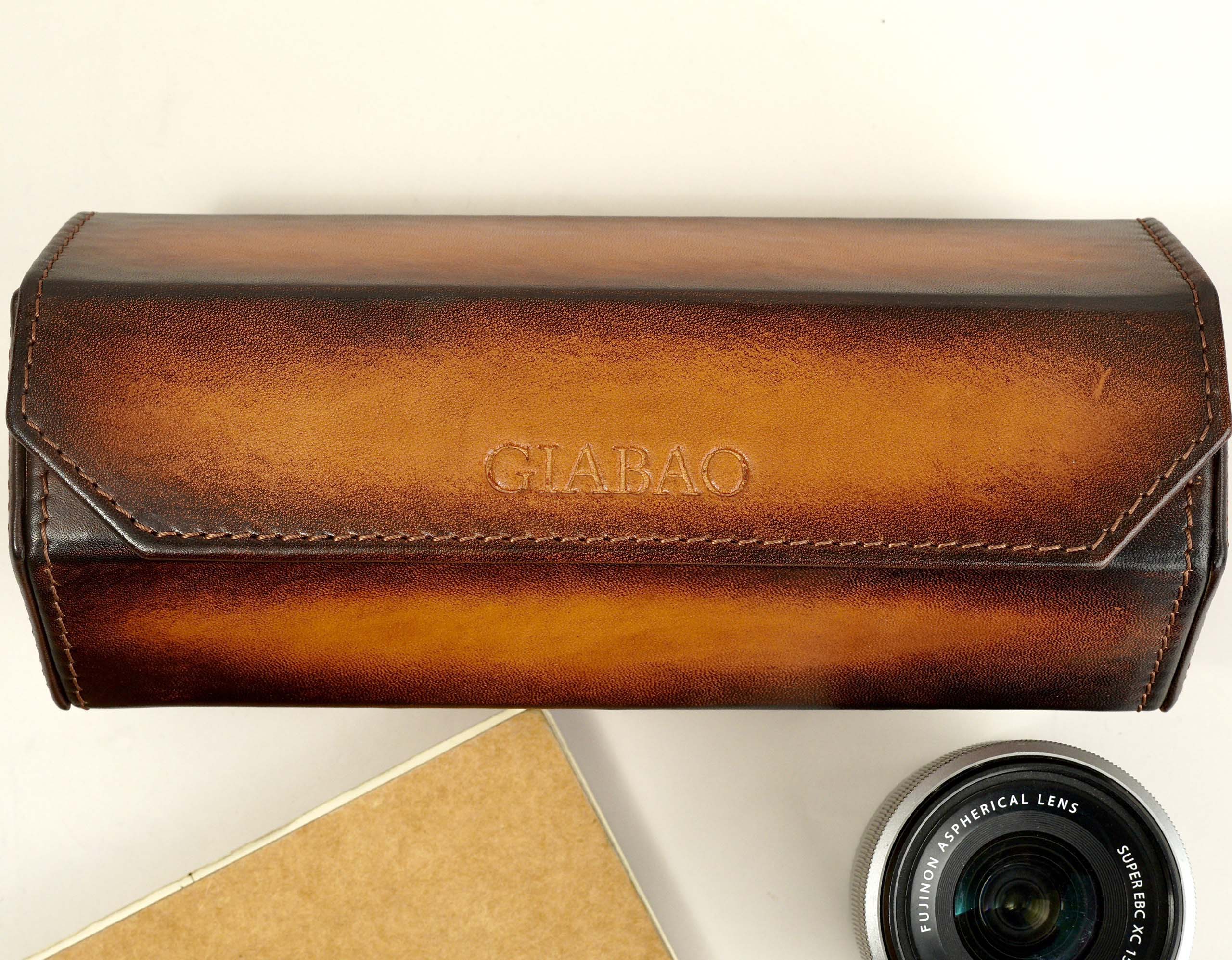 Hộp đựng đồng hồ HEXAGON, chất liệu da bò nâu vani patina, hiệu: BOSPHORUS LEATHER, kích thước 22.5cm X 10cm X 7.5cm, dùng cho 03 đồng hồ, mới 100%