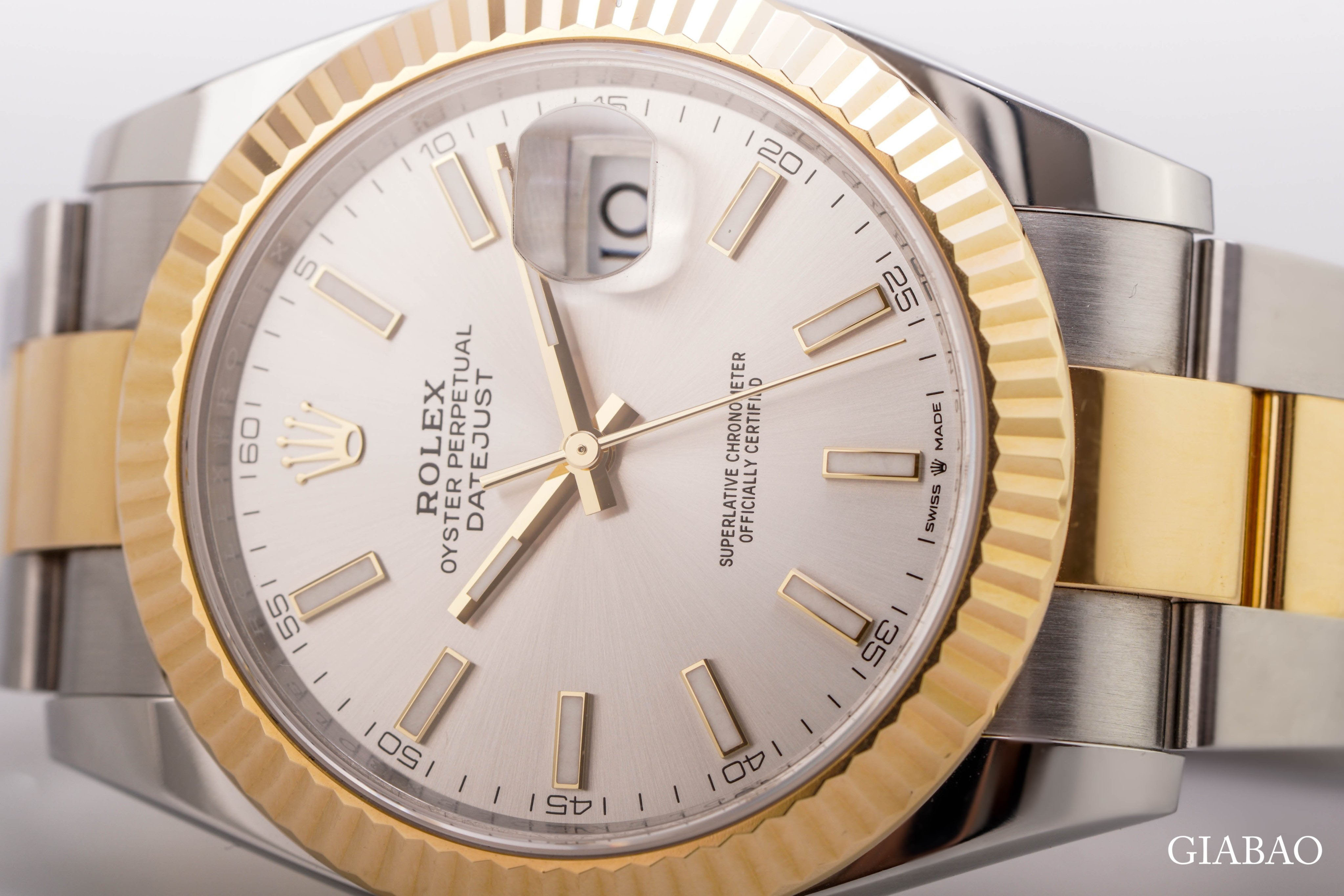 Đồng Hồ Rolex Datejust 41 126333 Mặt Số Bạc Cọc Số Dạ Quang Dây Đeo Oyster