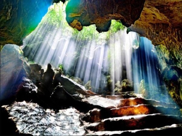 Vẻ huyền ảo của động Thiên Hà ở Ninh Bình