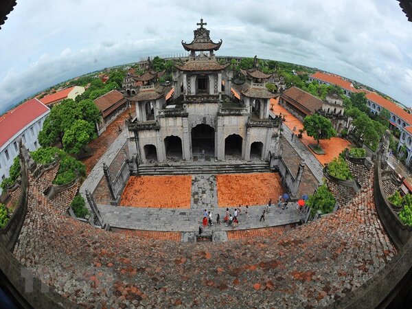 Khám phá nhà thờ đá Phát Diệm Ninh Bình – Công trình Công Giáo hơn 130 năm tuổi