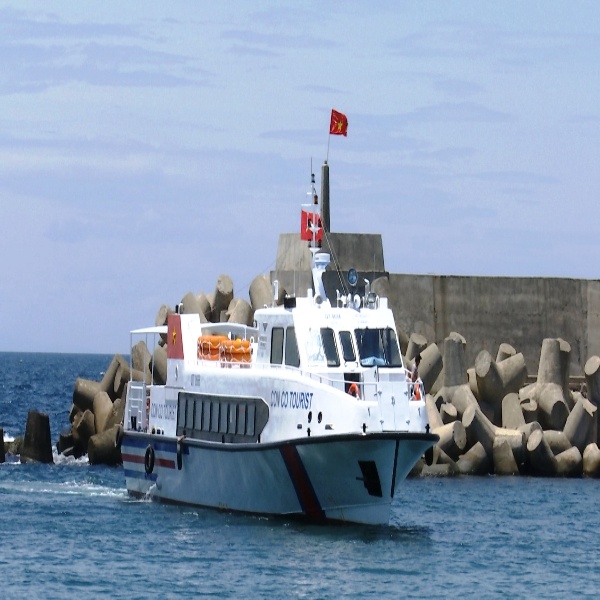 Tour Đảo Cồn Cỏ 2N1Đ: Khám Phá Viên Ngọc Bí Ẩn Giữa Biển Xanh