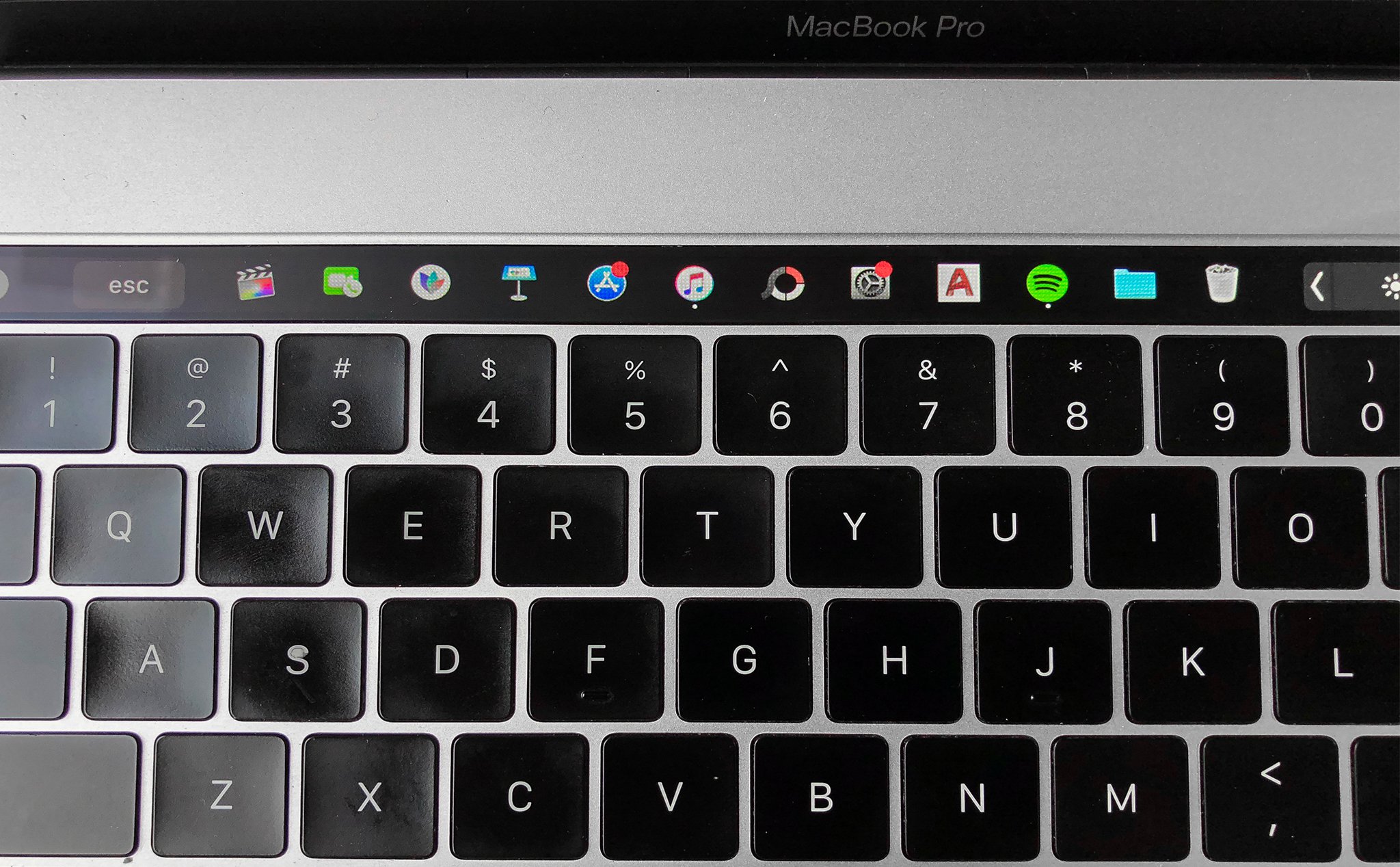 Pock: Phần mềm giúp MacBook Pro hiển thị thanh dock lên Touch Bar
