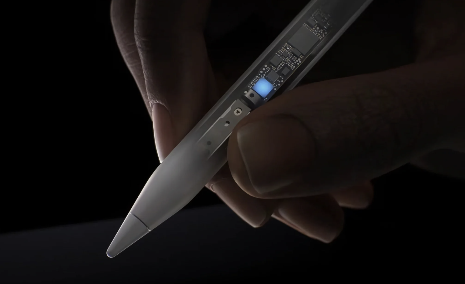 Apple giới thiệu Apple Pencil Pro: thao tác bóp mới, tích hợp vào ứng dụng Find My
