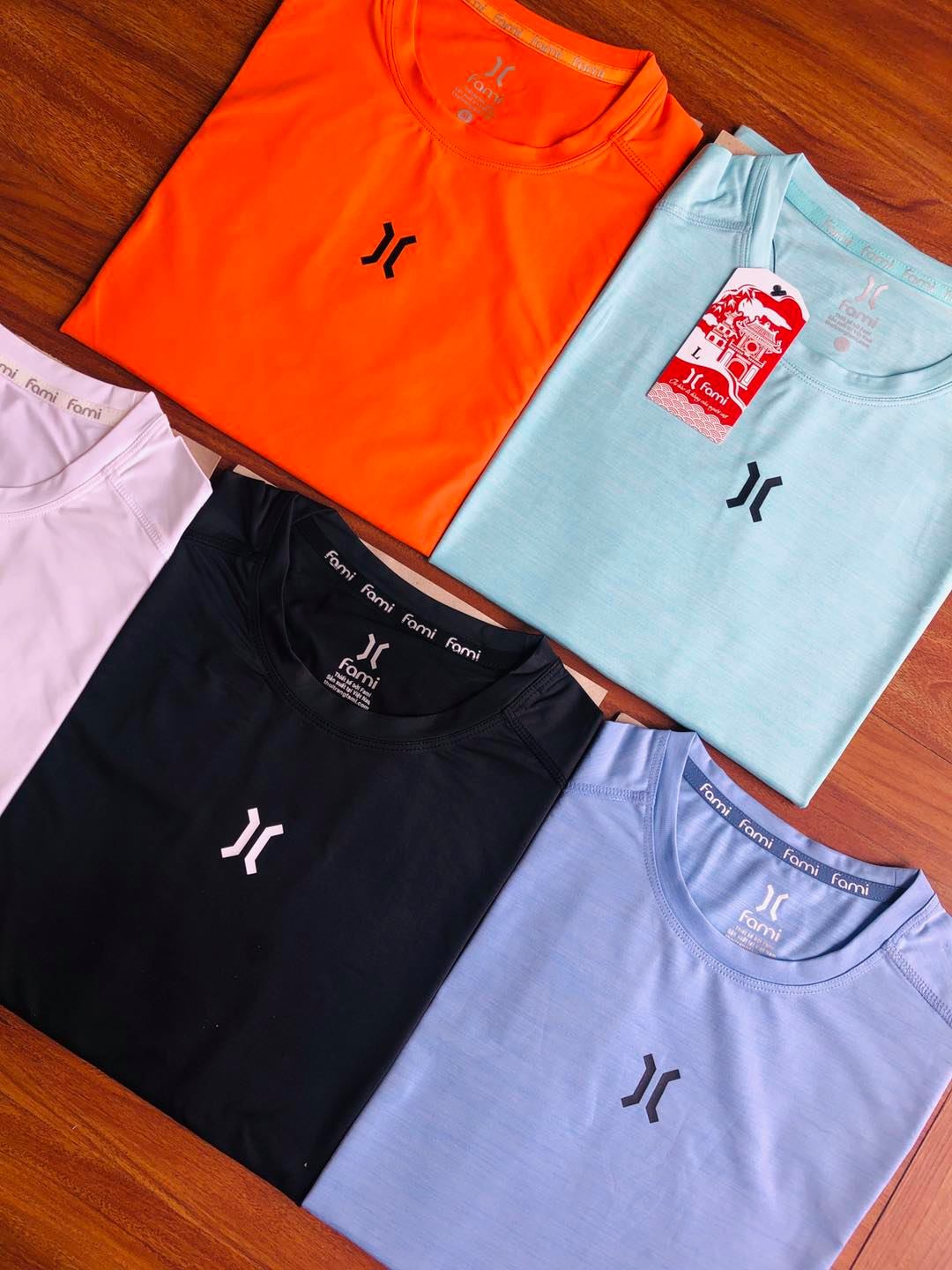 áo thể thaoThời Trang CAROLLAmẫu mới , có bigsize