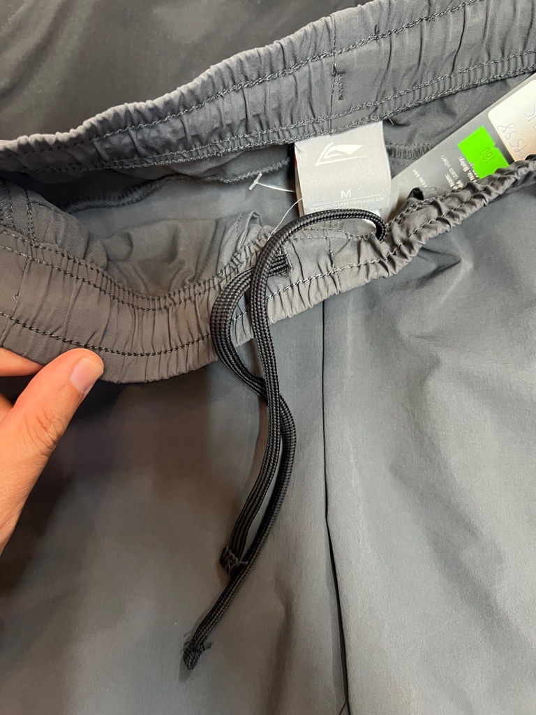 Quần đùi thể thao Lining - Đen