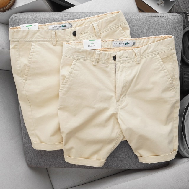 Quần short kaki Lacoste